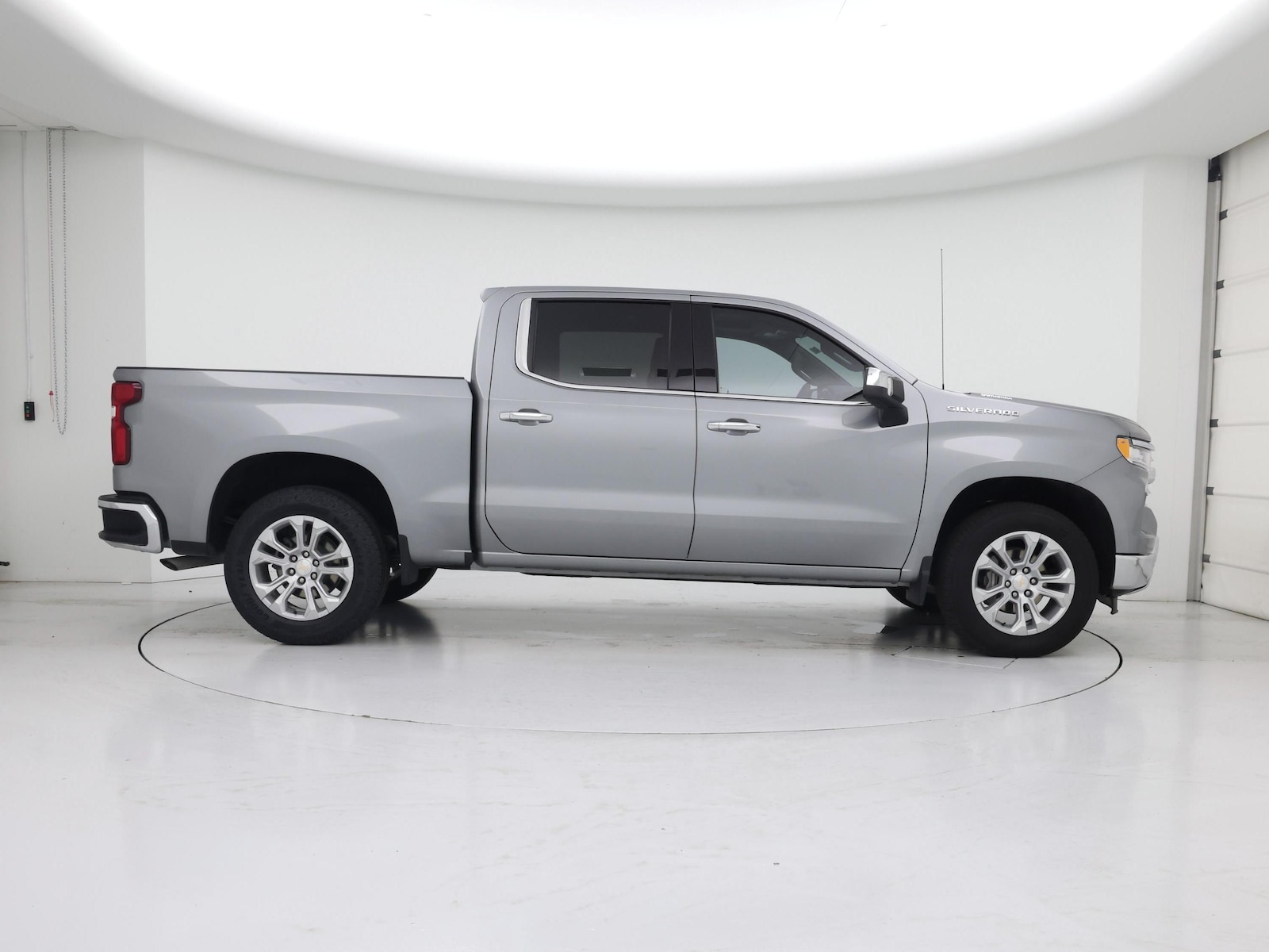 2025 Chevrolet Silverado 1500 LTZ - Photo 8