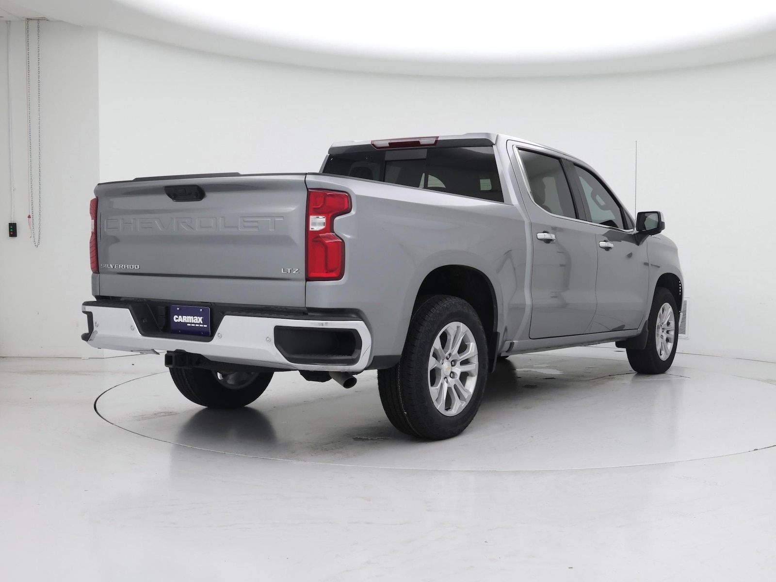 2025 Chevrolet Silverado 1500 LTZ - Photo 9
