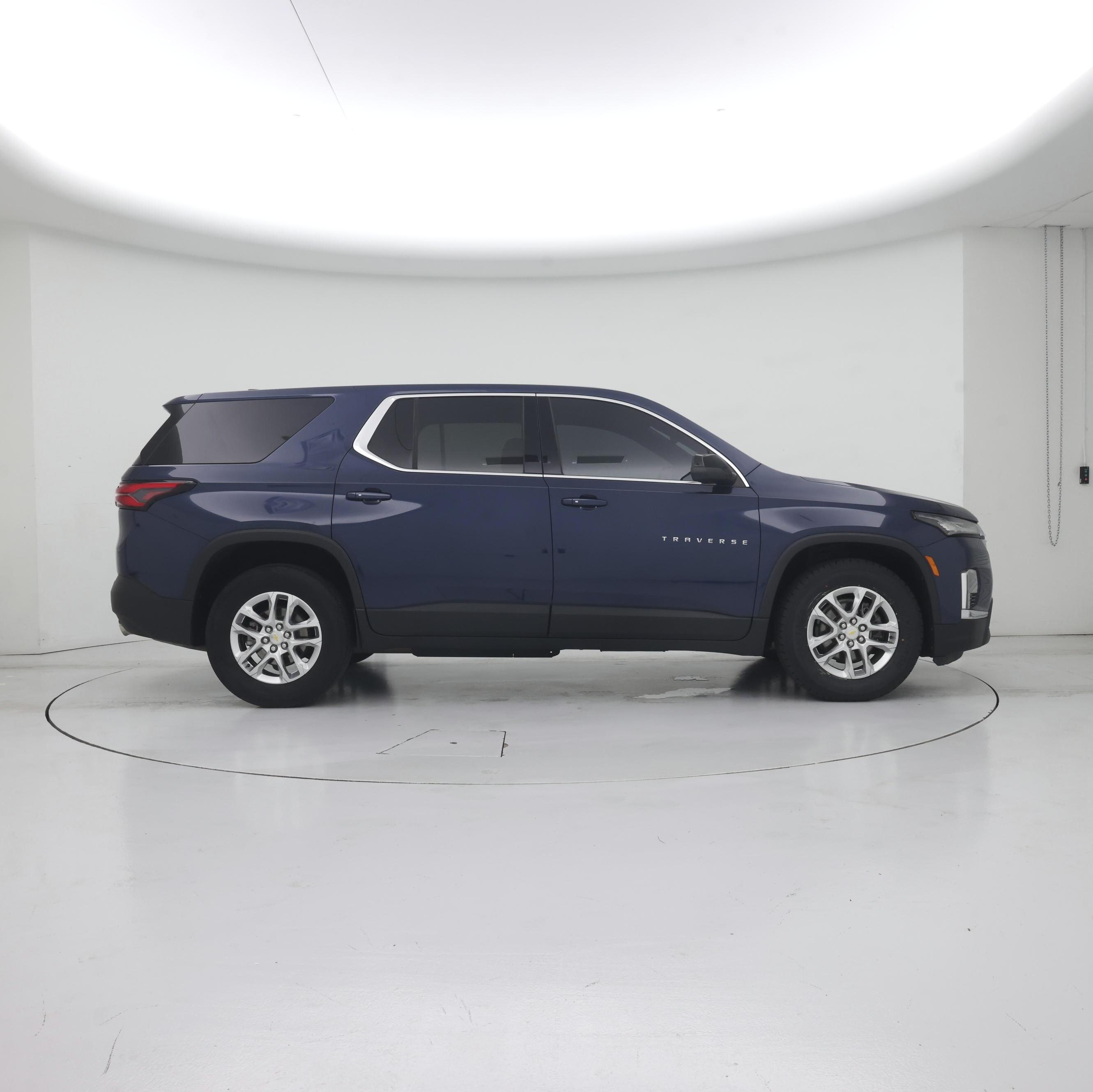 Thumbnail: 2023 Chevrolet Traverse - 7