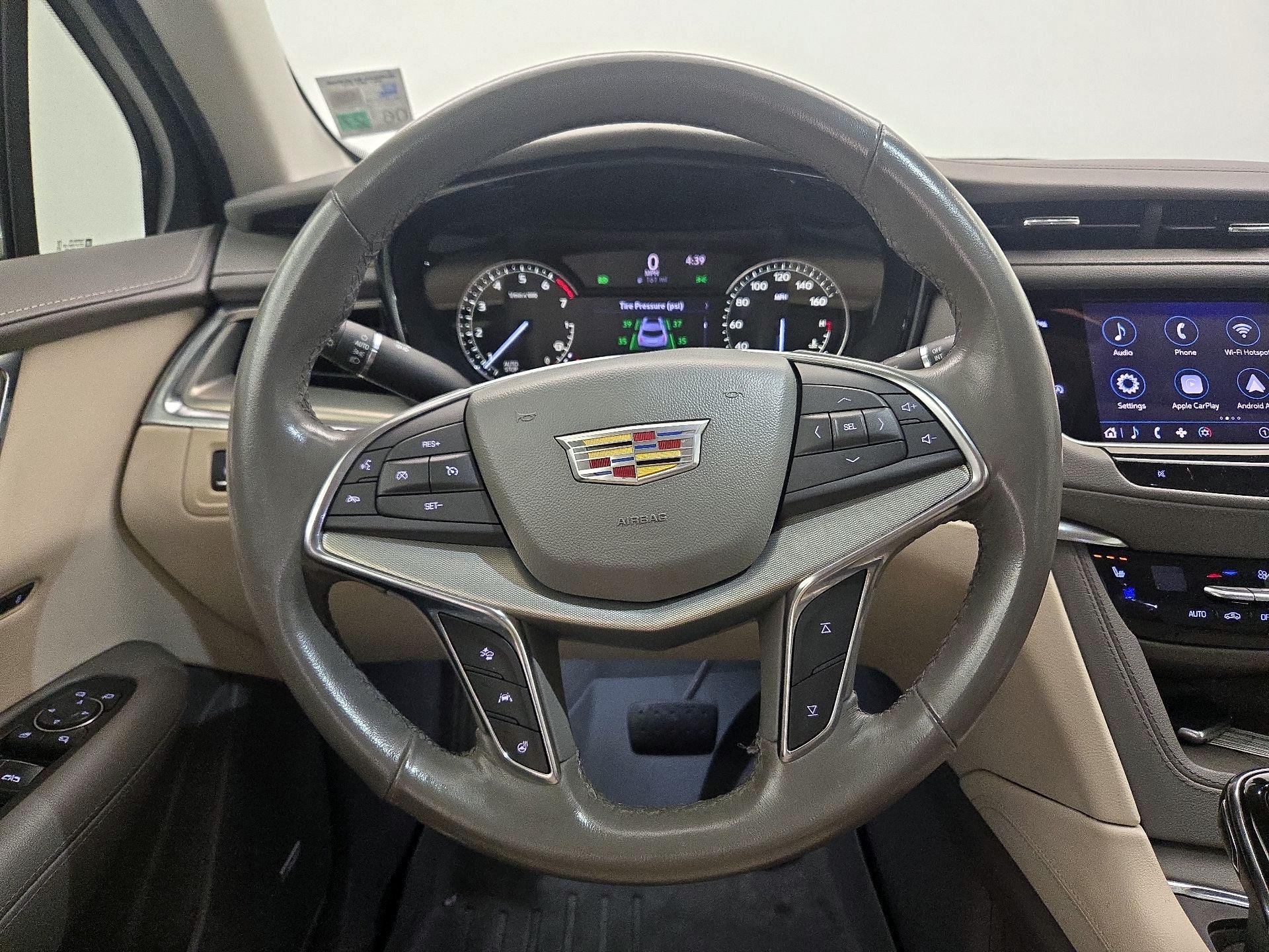 Thumbnail: 2022 Cadillac XT5 - 10