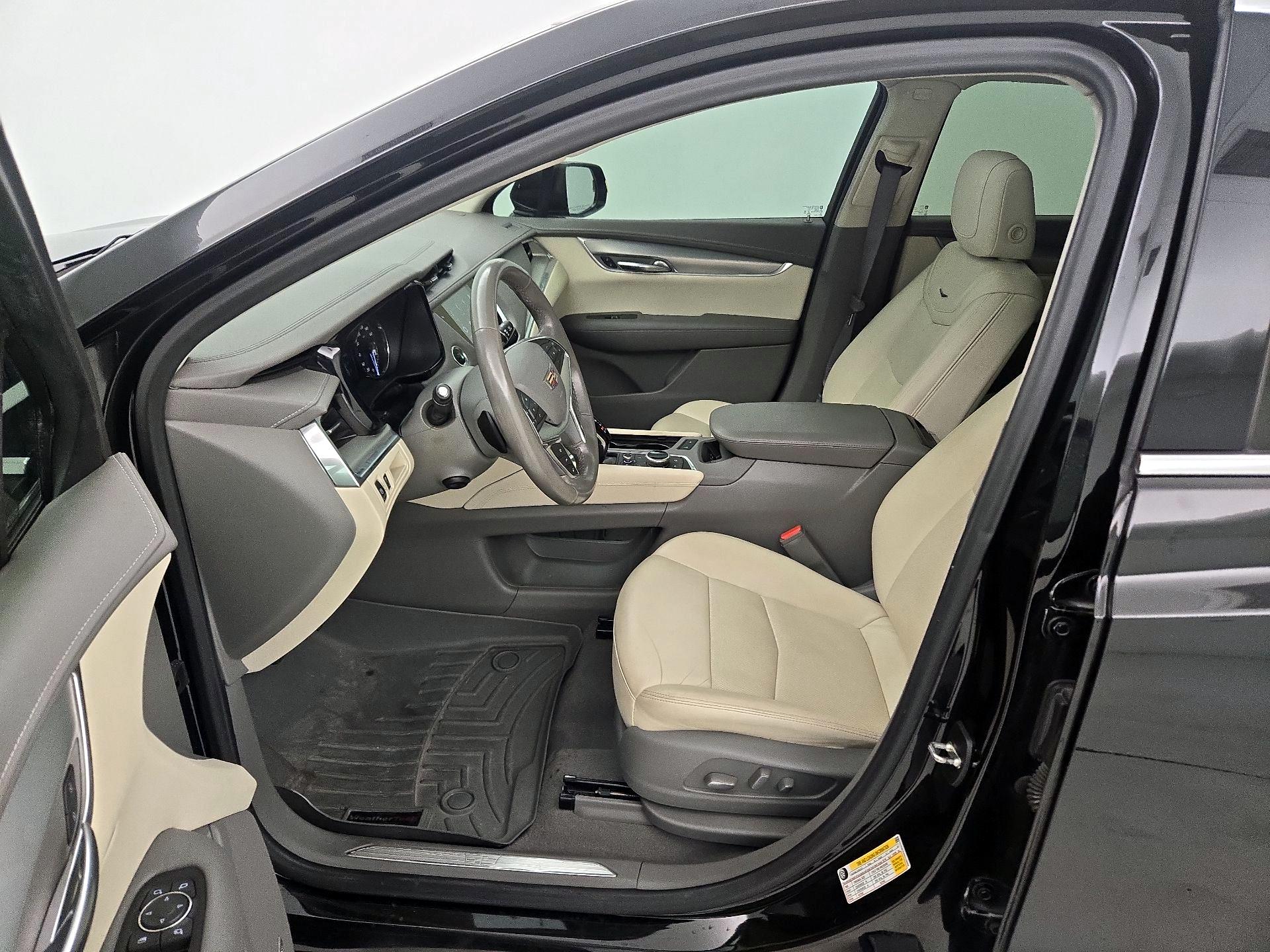 Thumbnail: 2022 Cadillac XT5 - 11