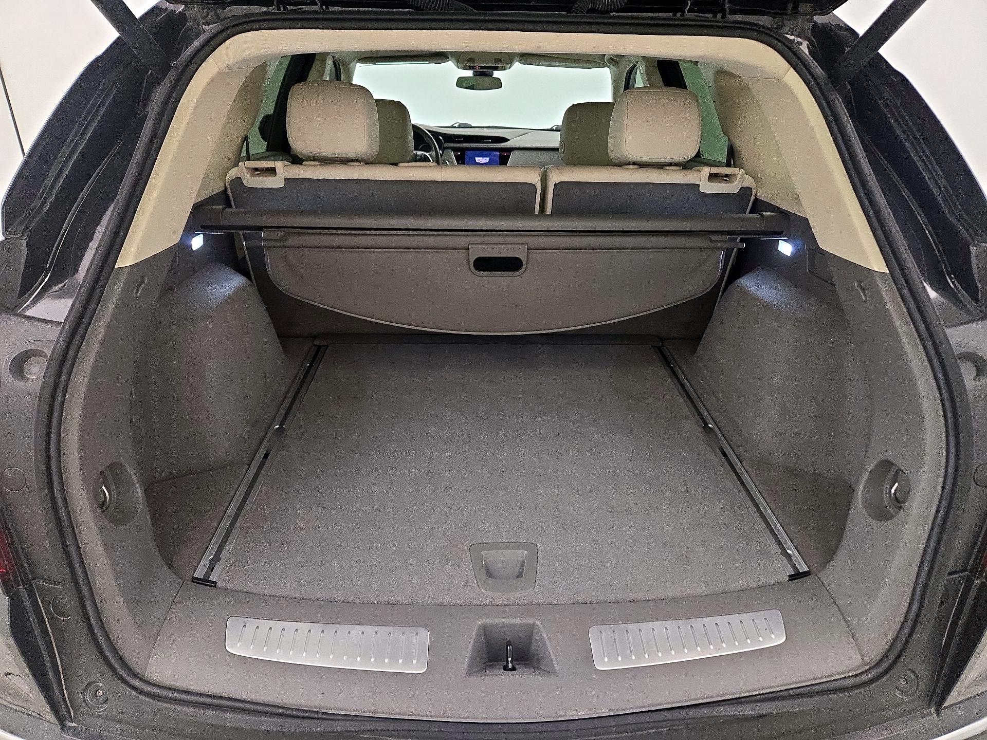 Thumbnail: 2022 Cadillac XT5 - 19