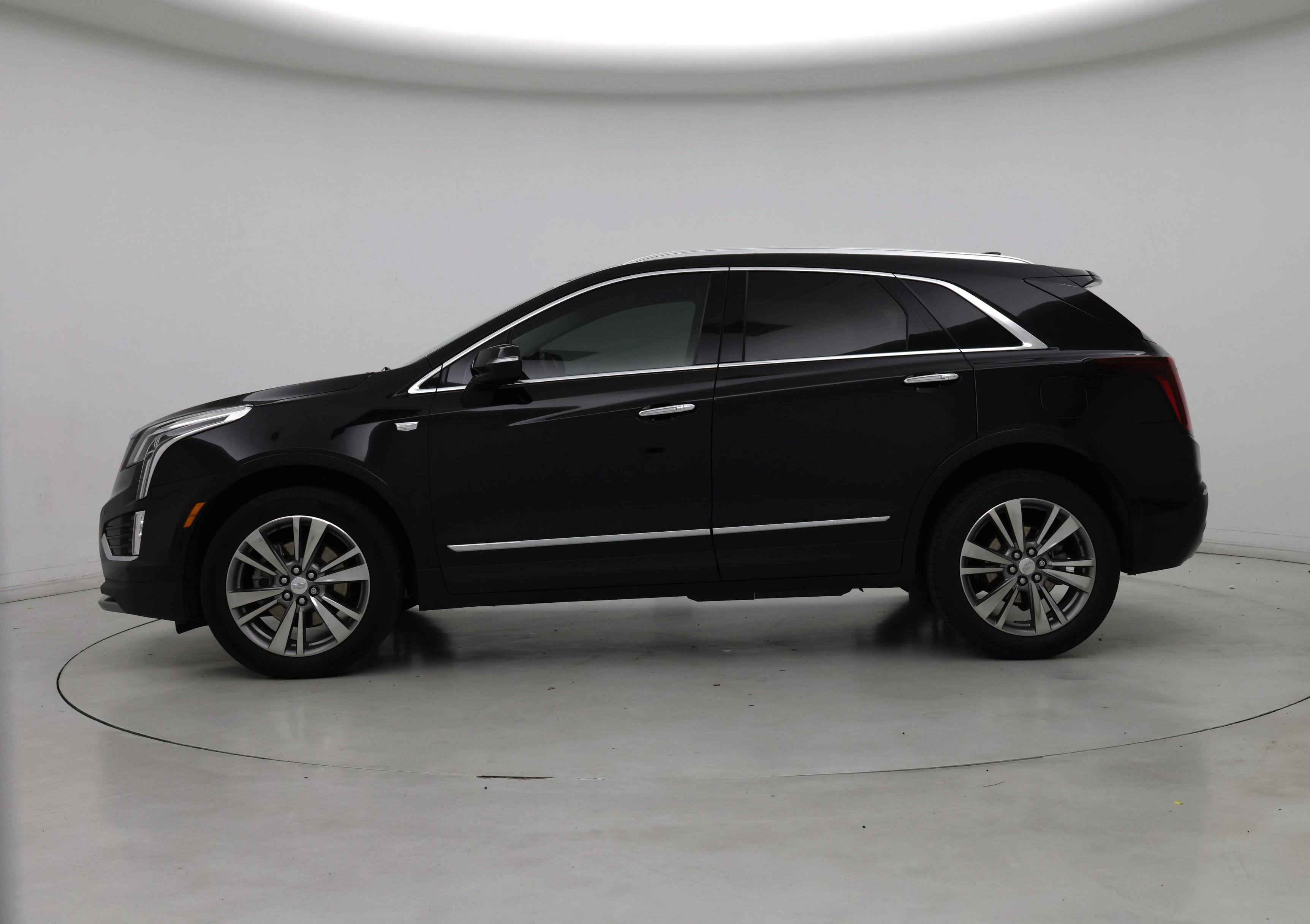Thumbnail: 2022 Cadillac XT5 - 3