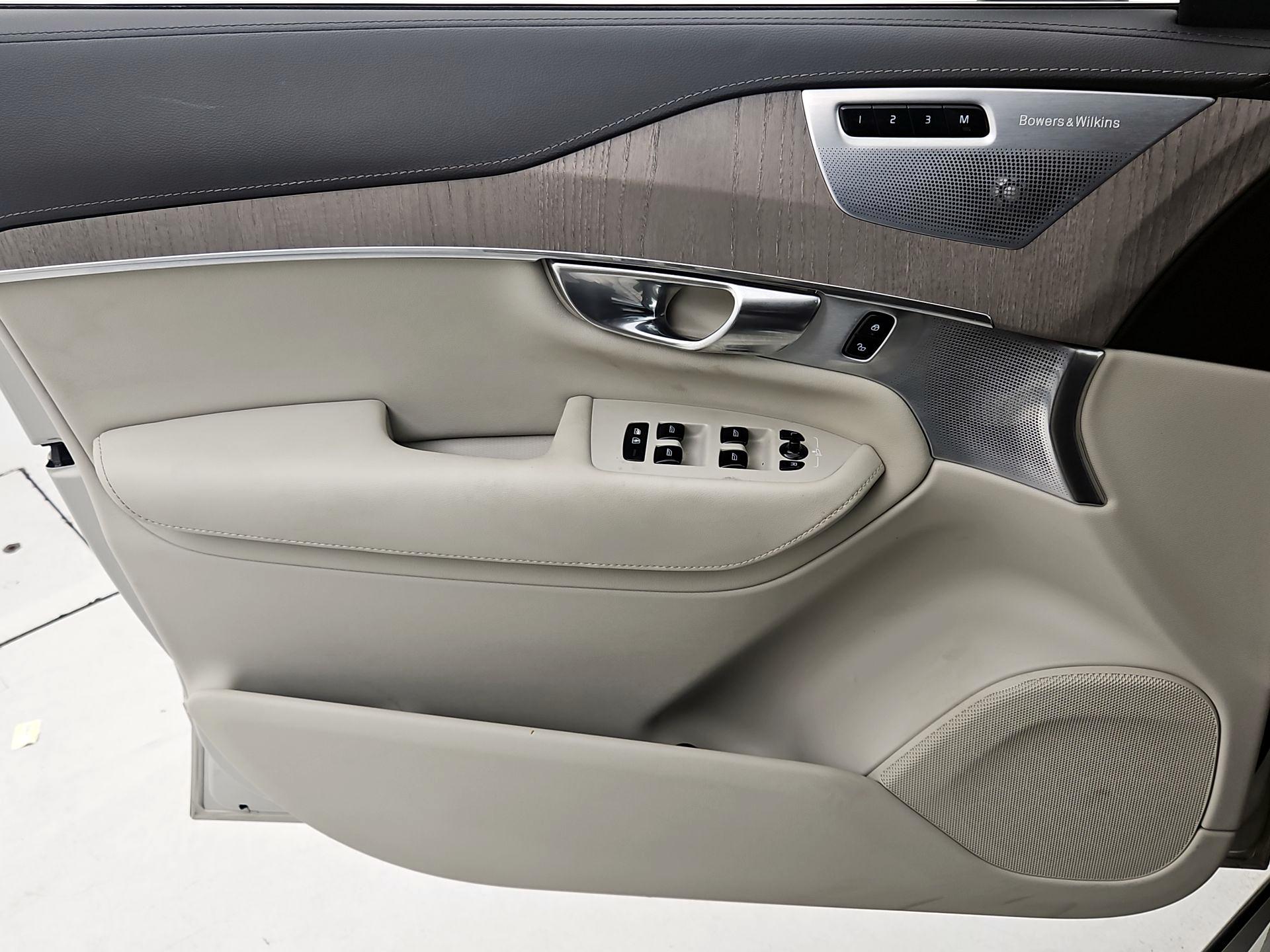 Thumbnail: 2022 Volvo XC90 - 12