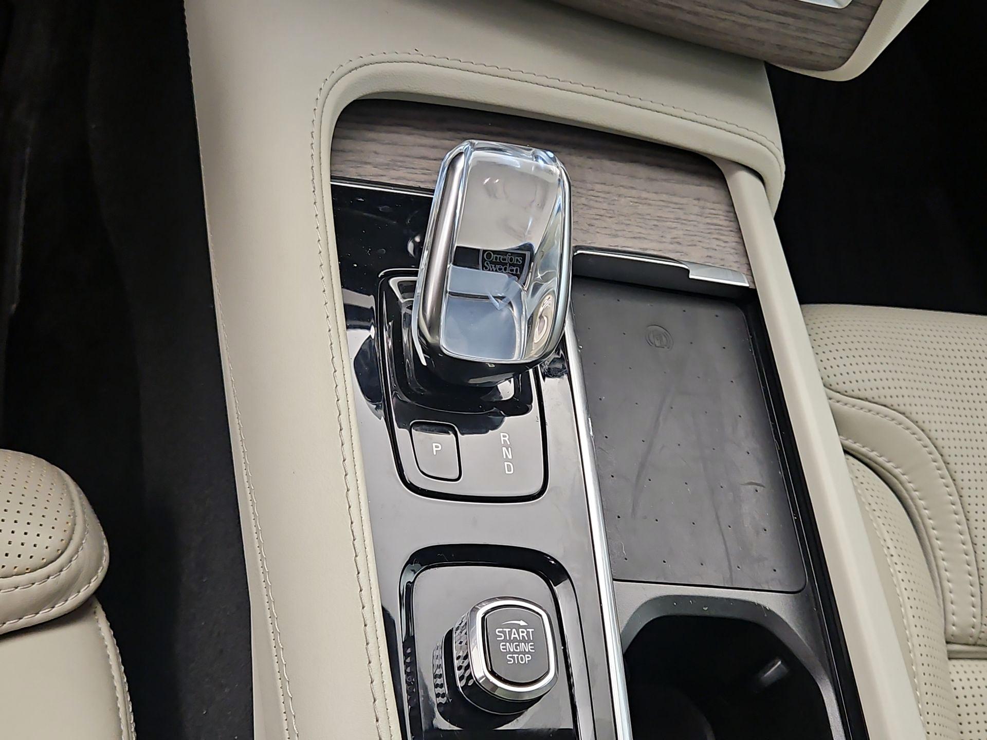 Thumbnail: 2022 Volvo XC90 - 18
