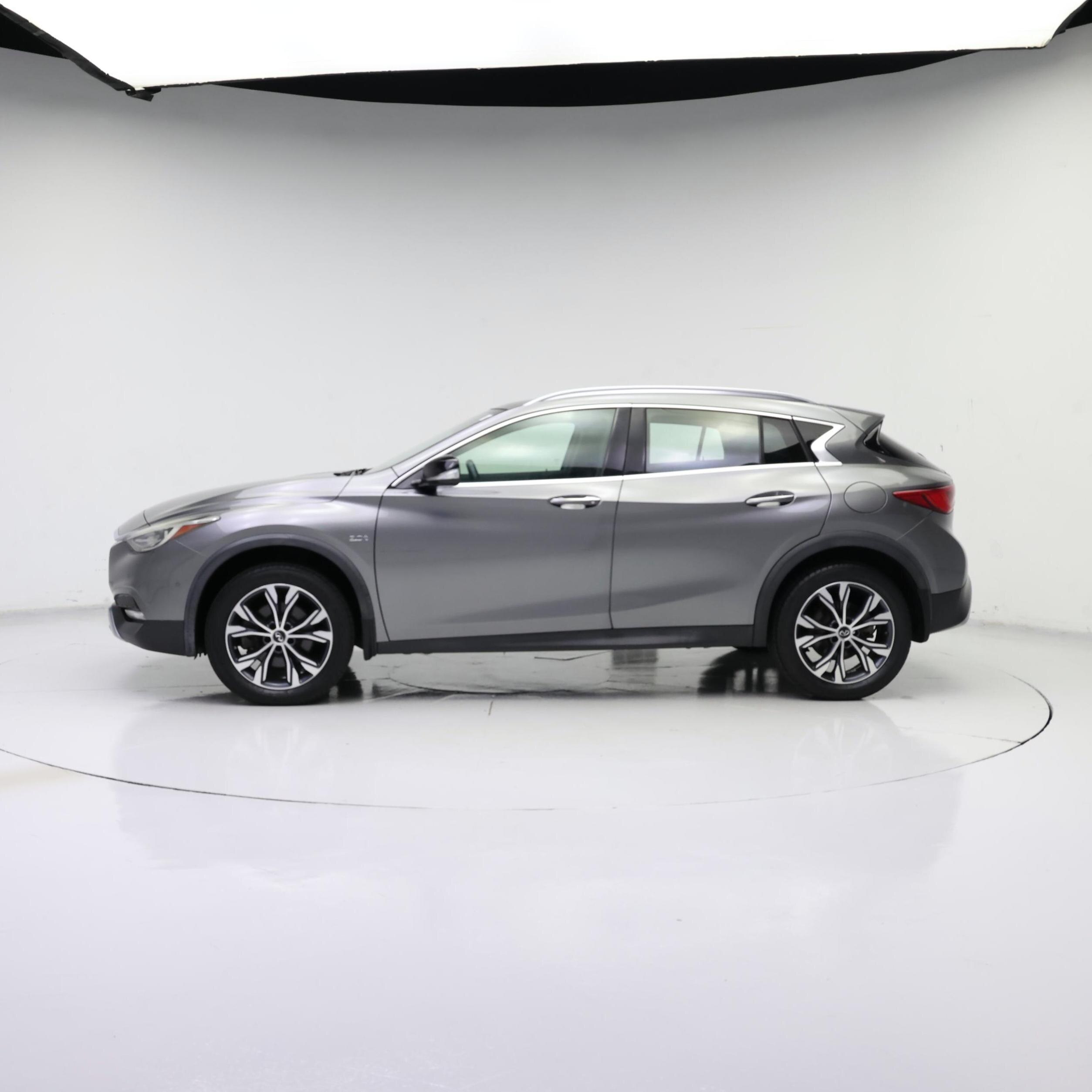 Thumbnail: 2018 INFINITI QX30 - 3
