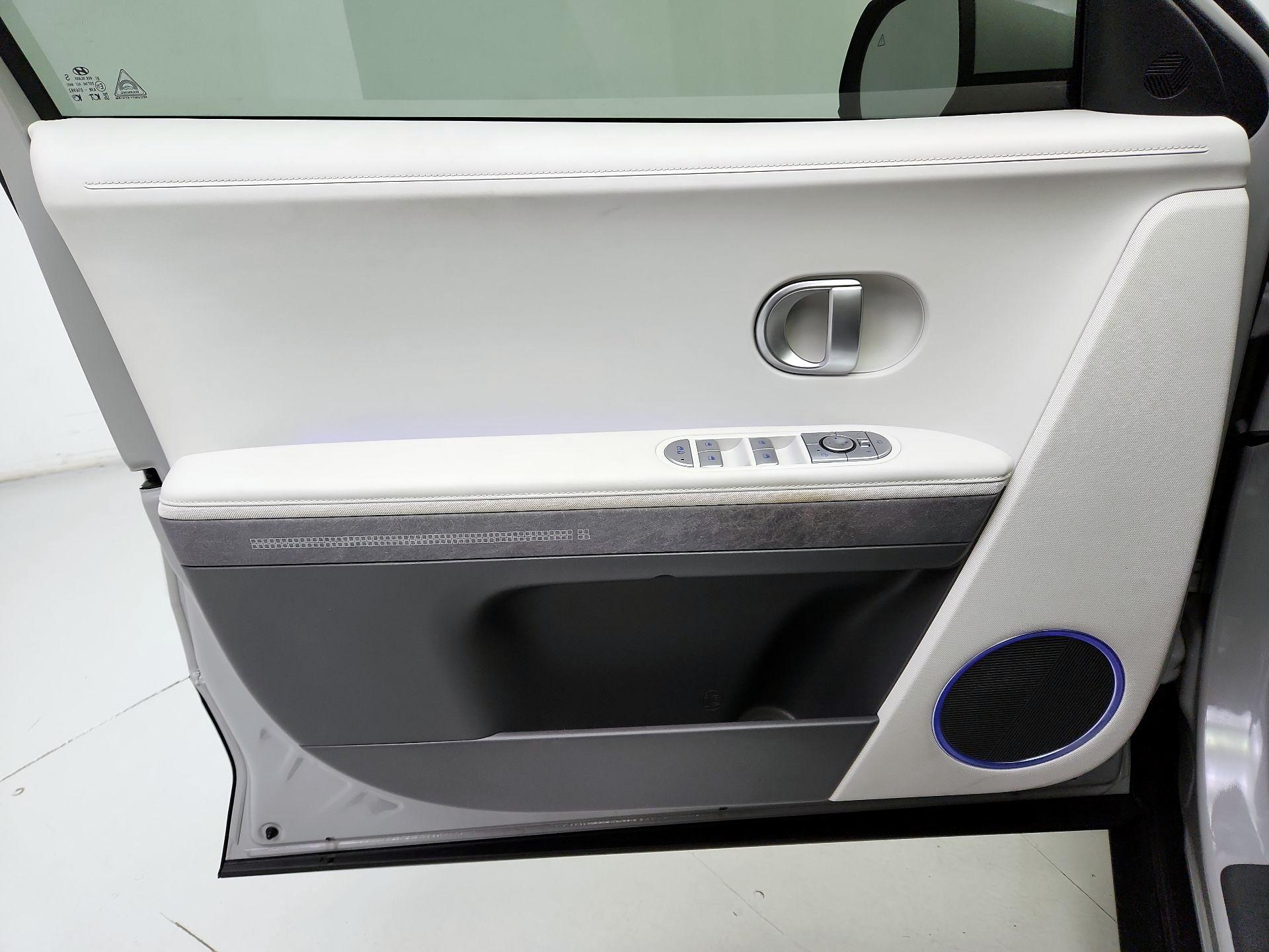 Thumbnail: 2023 Hyundai Ioniq 5 - 12
