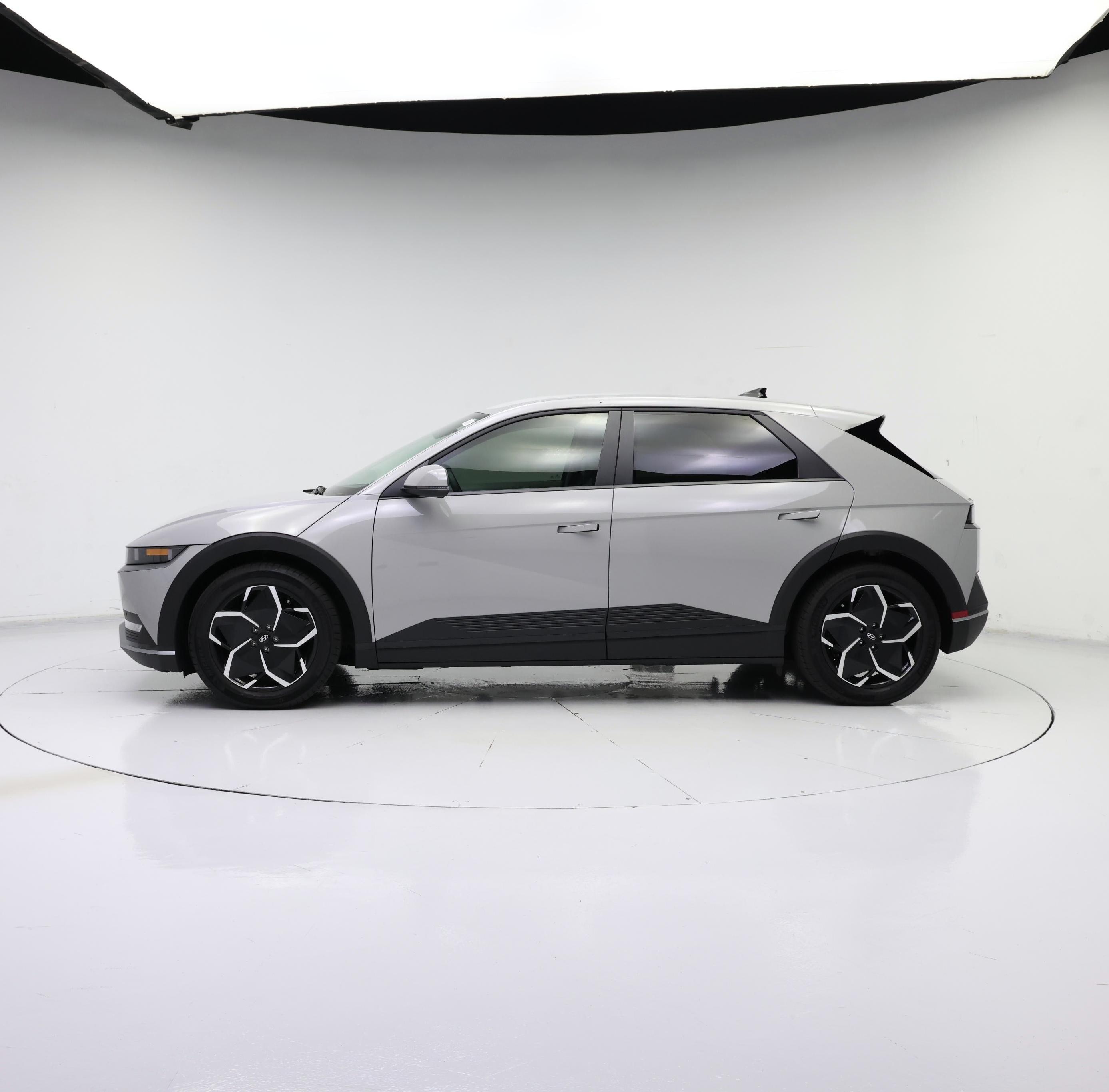 Thumbnail: 2023 Hyundai Ioniq 5 - 3