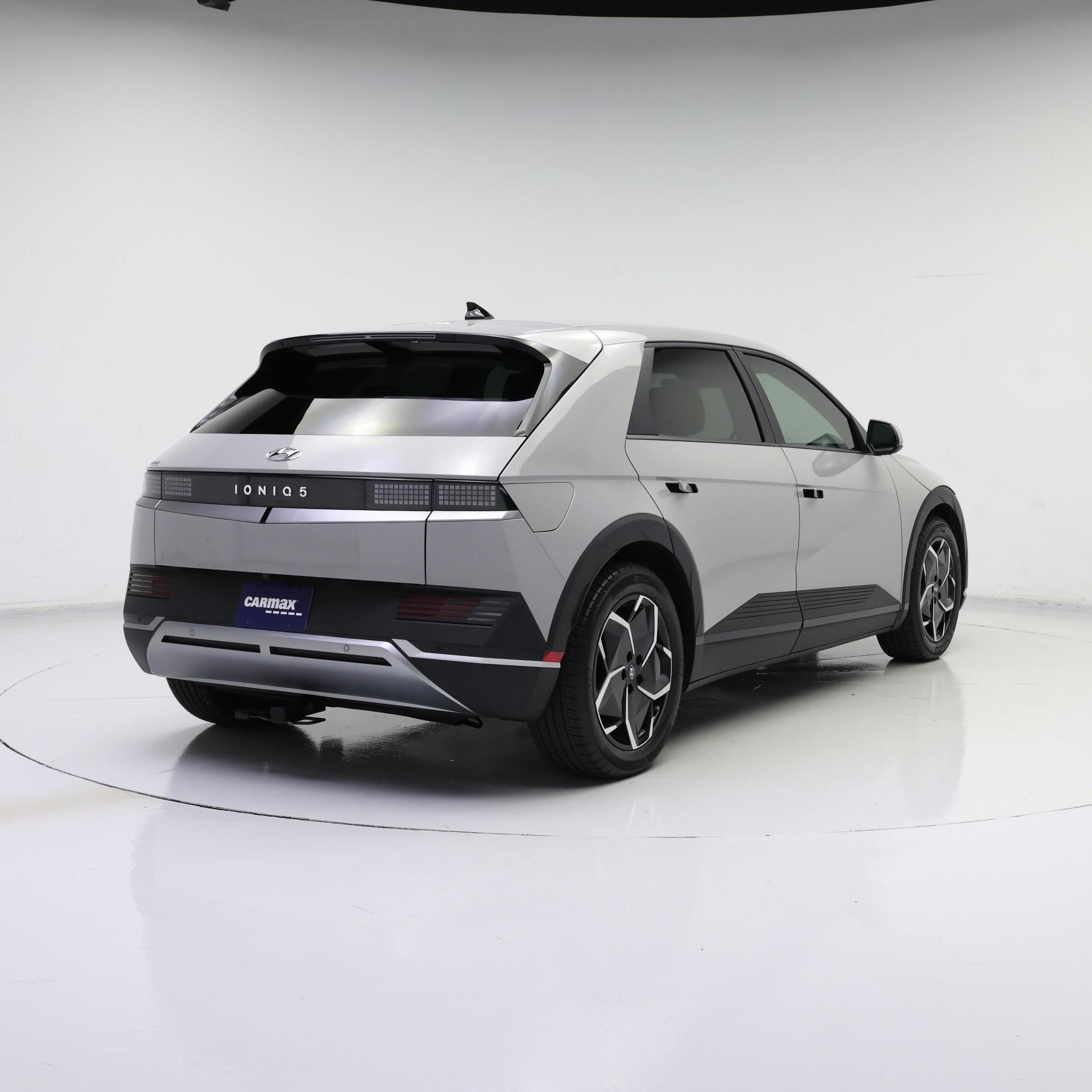 Thumbnail: 2023 Hyundai Ioniq 5 - 8