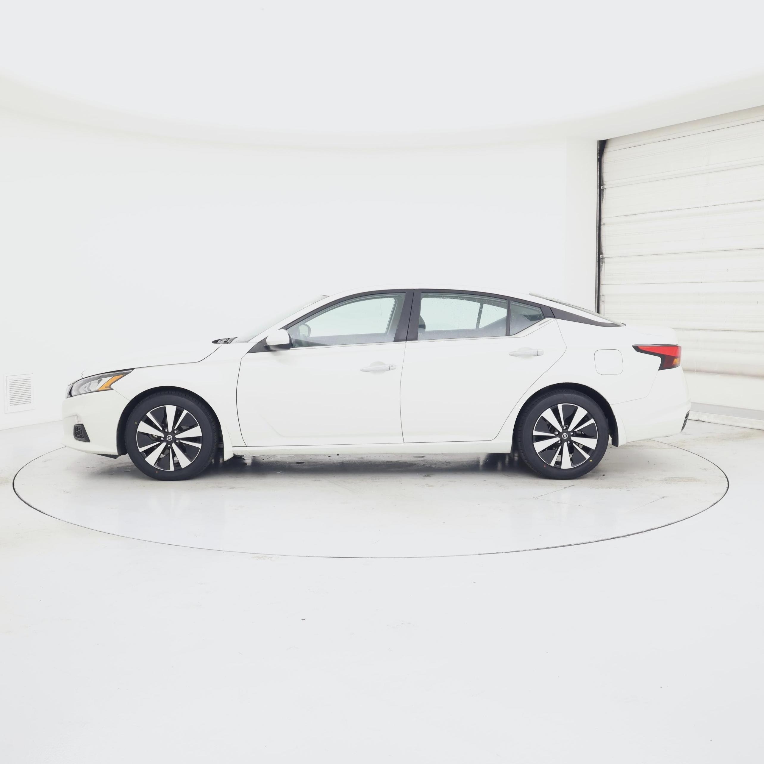 Thumbnail: 2022 Nissan Altima - 3