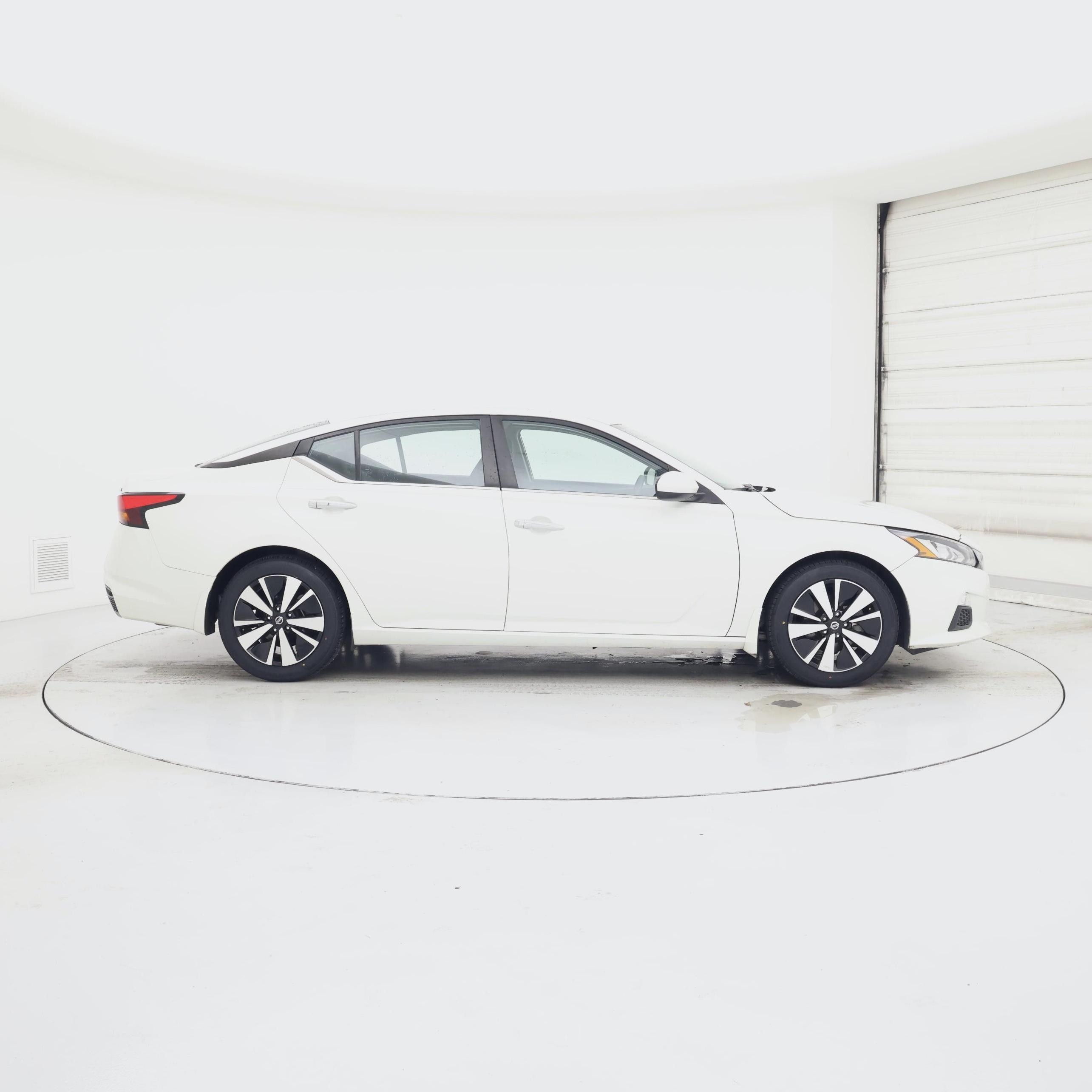 Thumbnail: 2022 Nissan Altima - 7