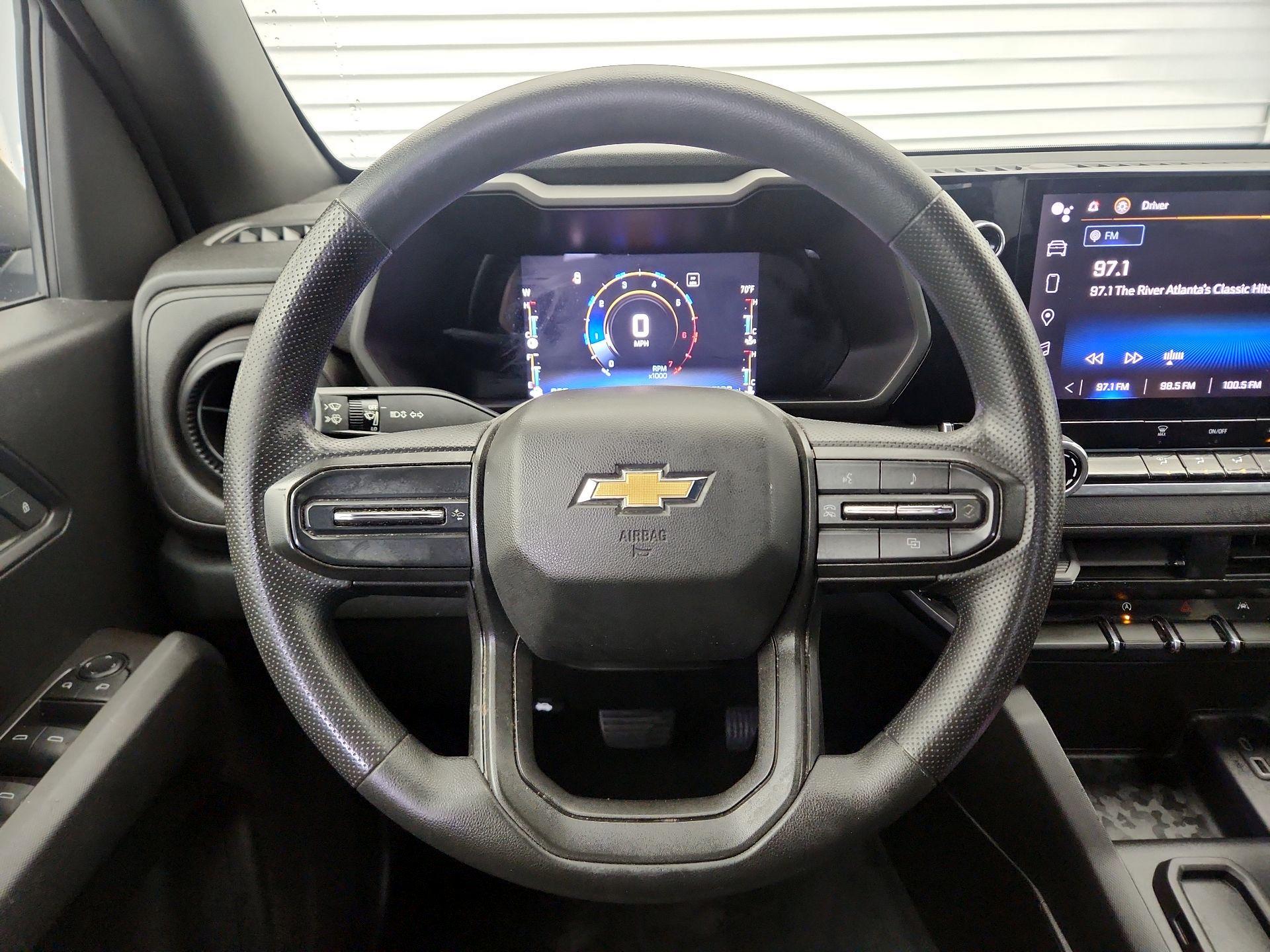Thumbnail: 2023 Chevrolet Colorado - 10