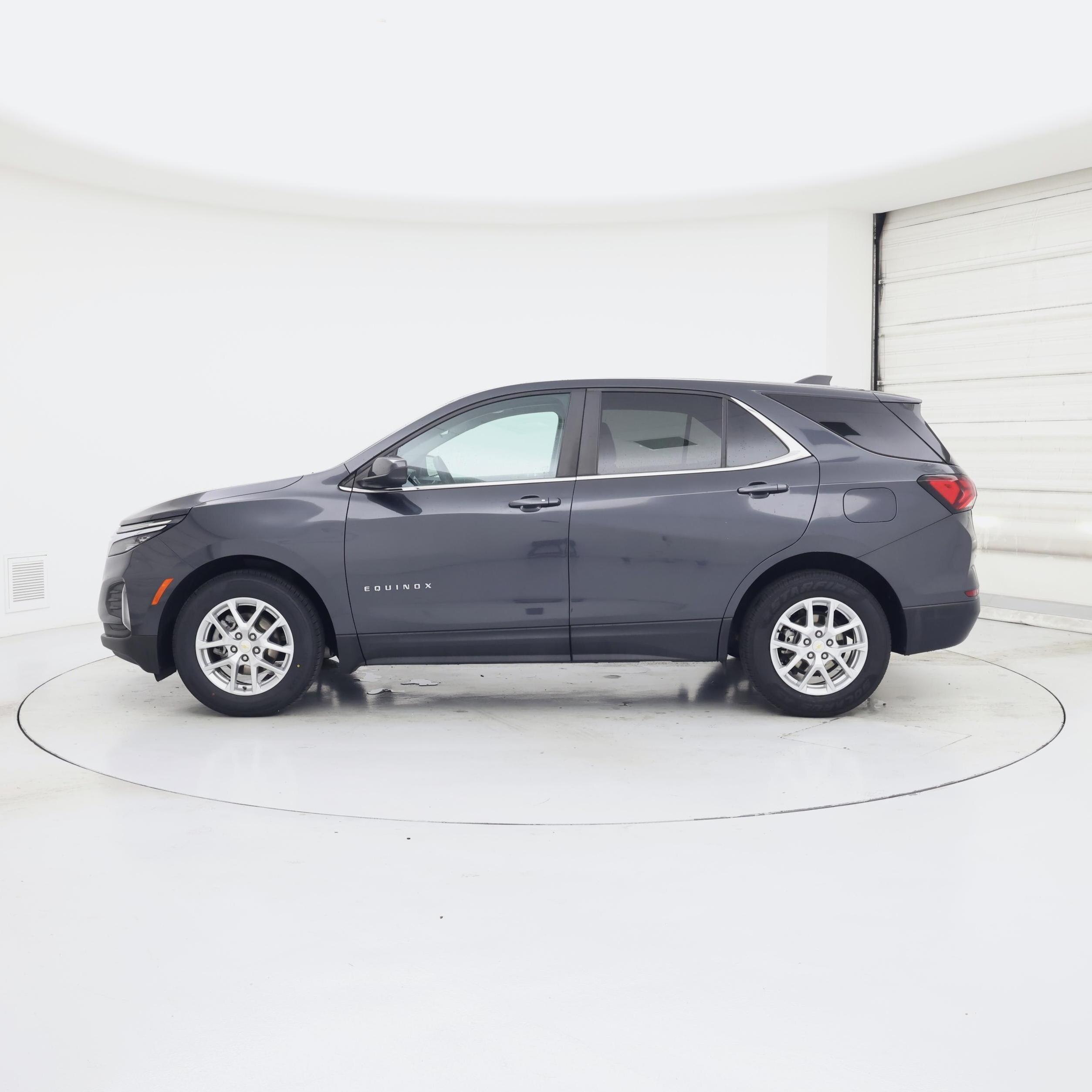 Thumbnail: 2022 Chevrolet Equinox - 3