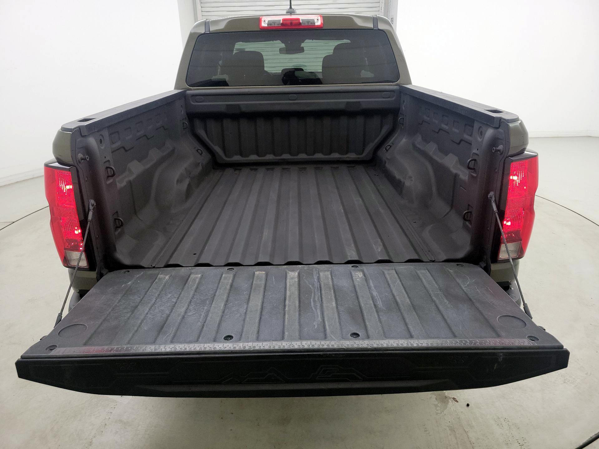 Thumbnail: 2023 Chevrolet Colorado - 20