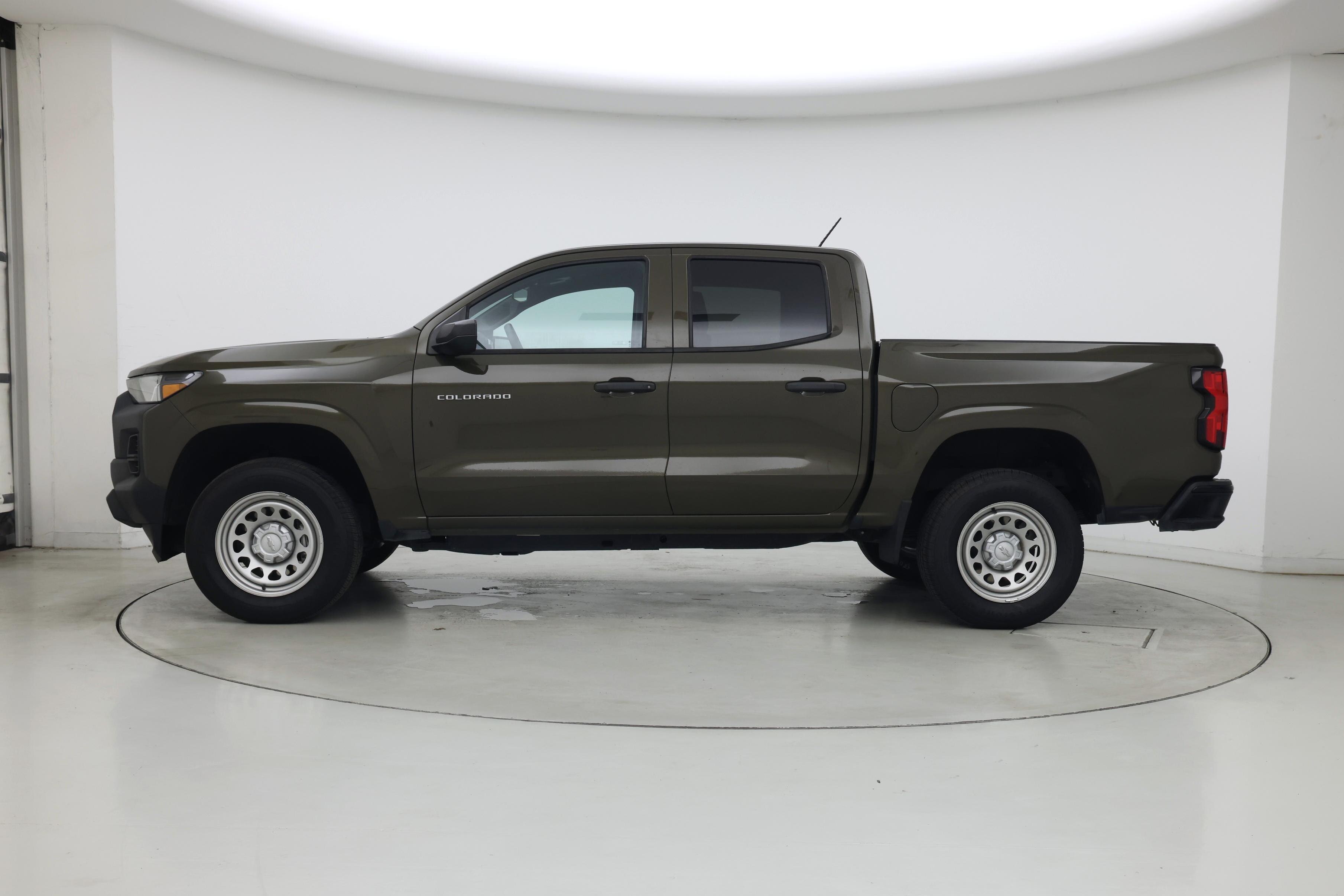 Thumbnail: 2023 Chevrolet Colorado - 3