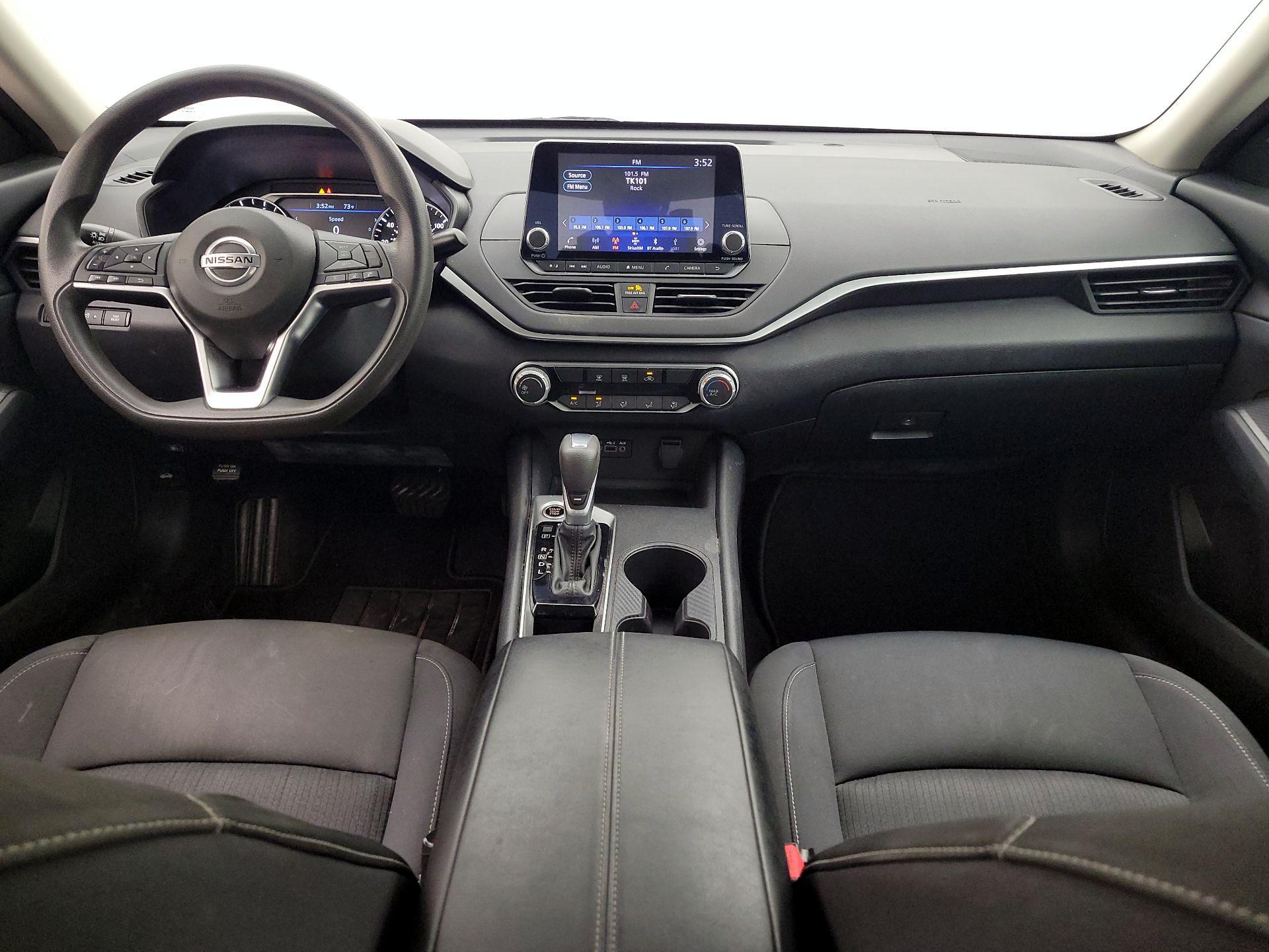 Thumbnail: 2020 Nissan Altima - 9