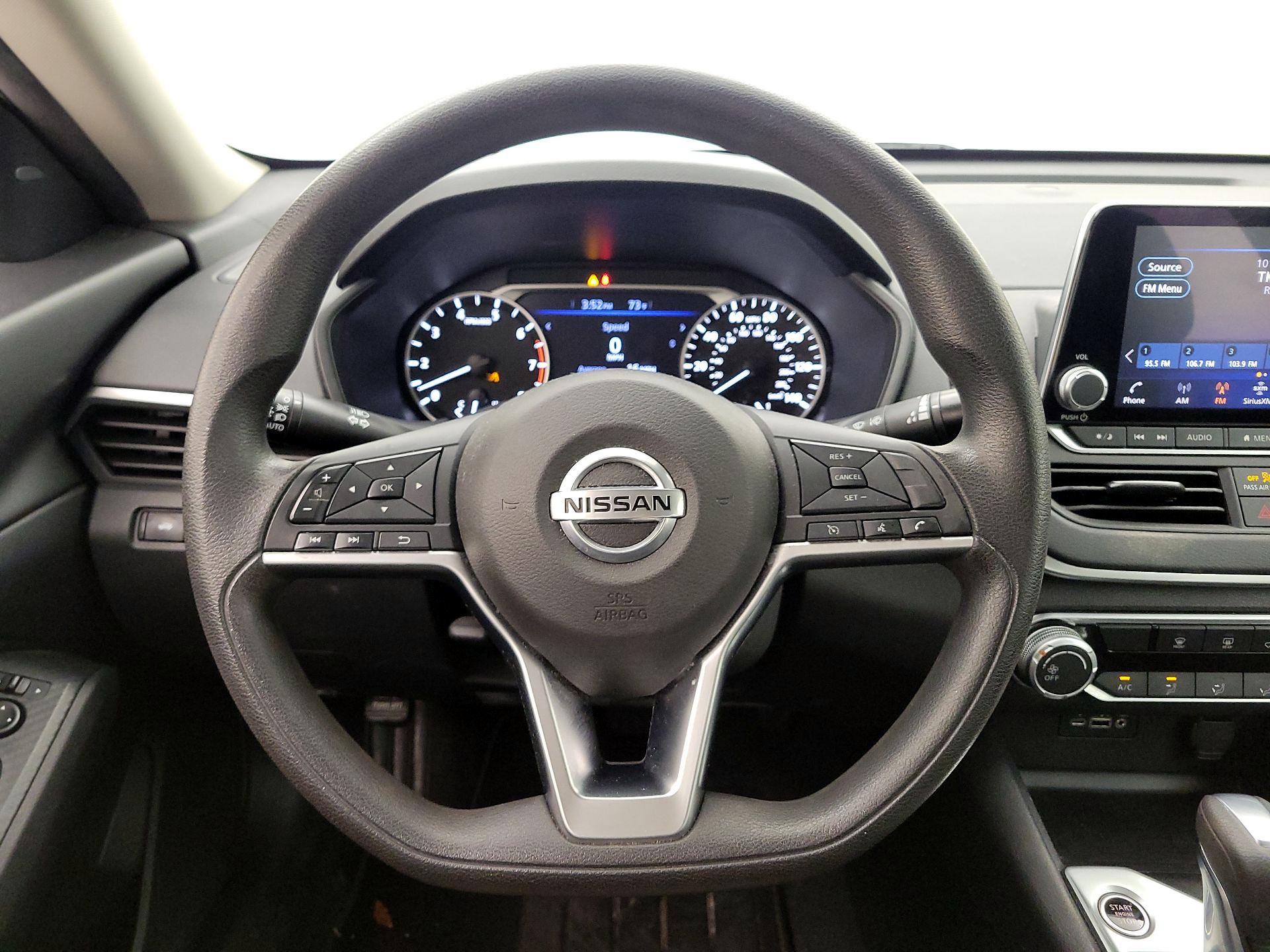 Thumbnail: 2020 Nissan Altima - 10