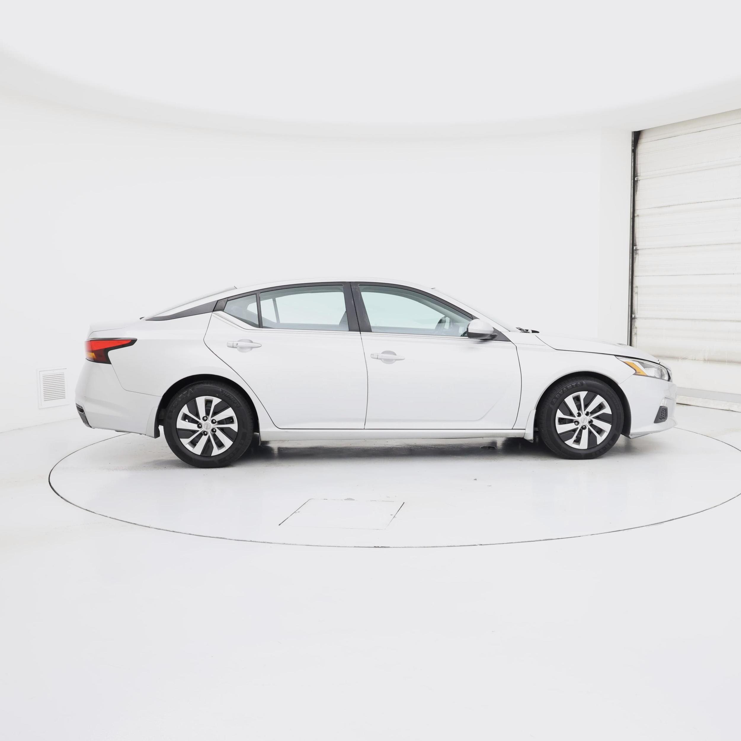 Thumbnail: 2020 Nissan Altima - 7