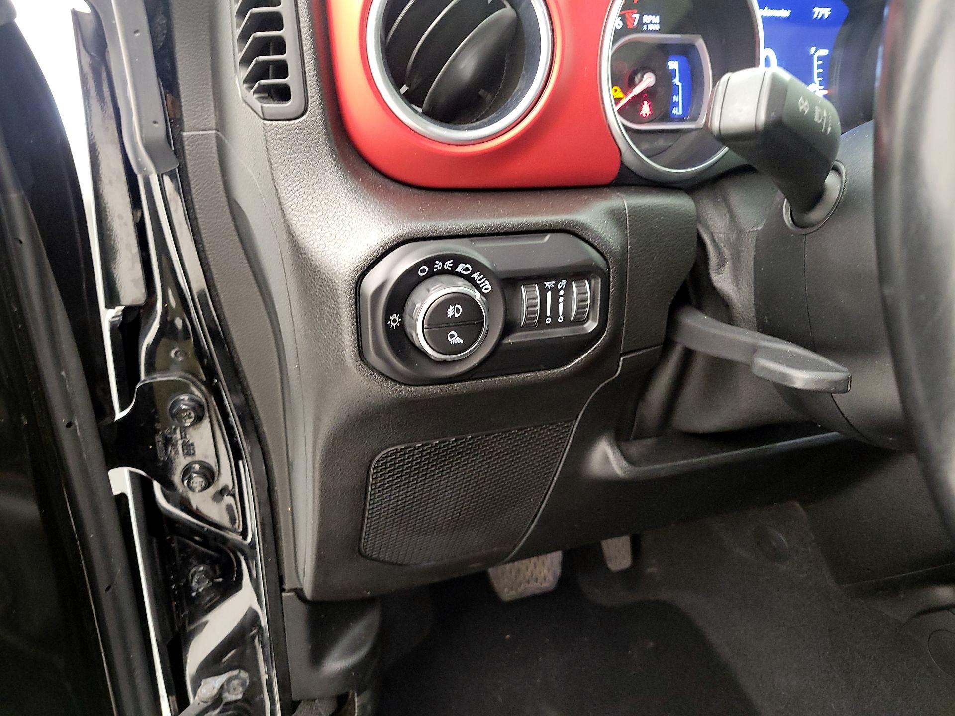 Thumbnail: 2020 Jeep Gladiator - 13