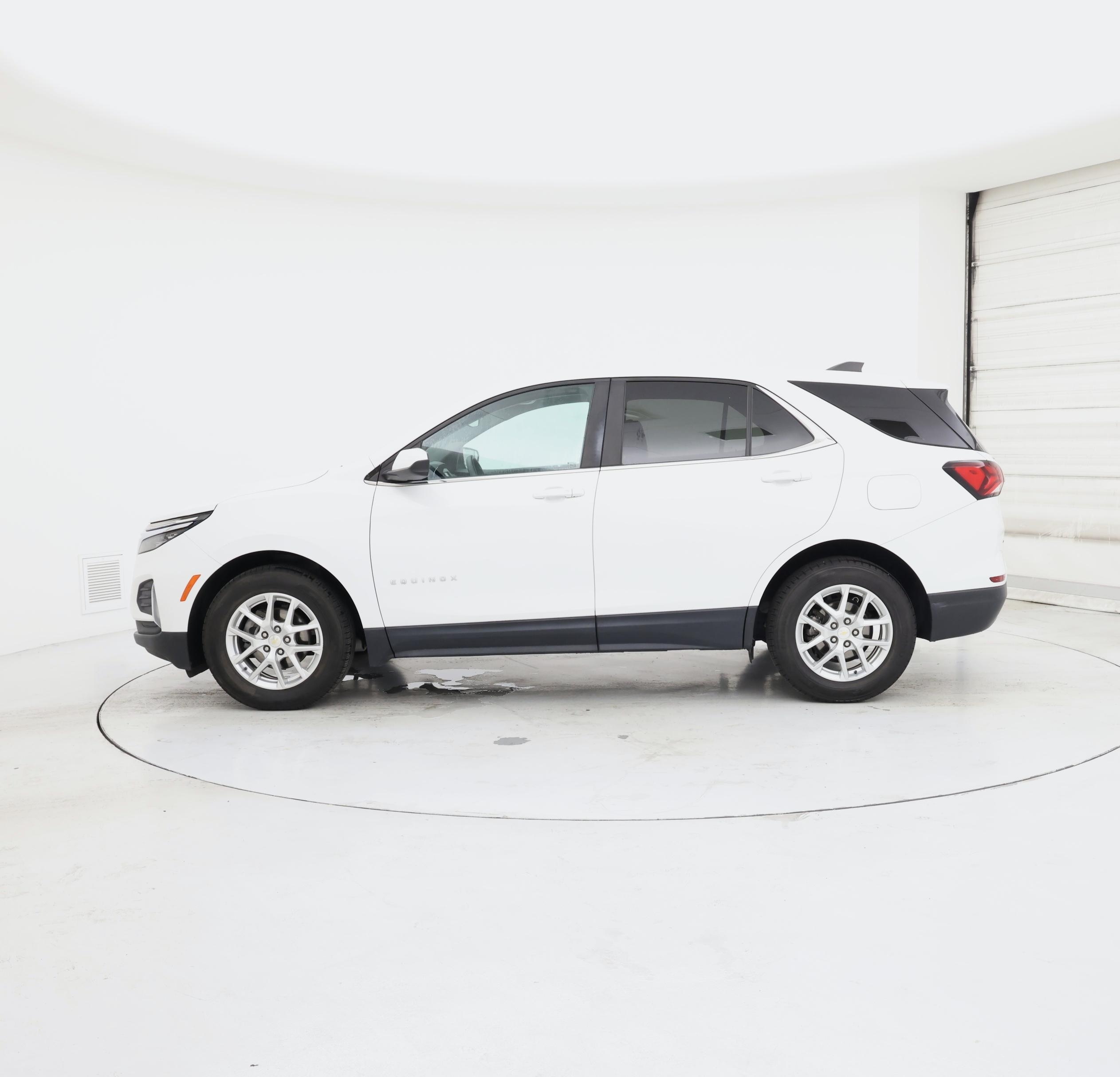 Thumbnail: 2022 Chevrolet Equinox - 3