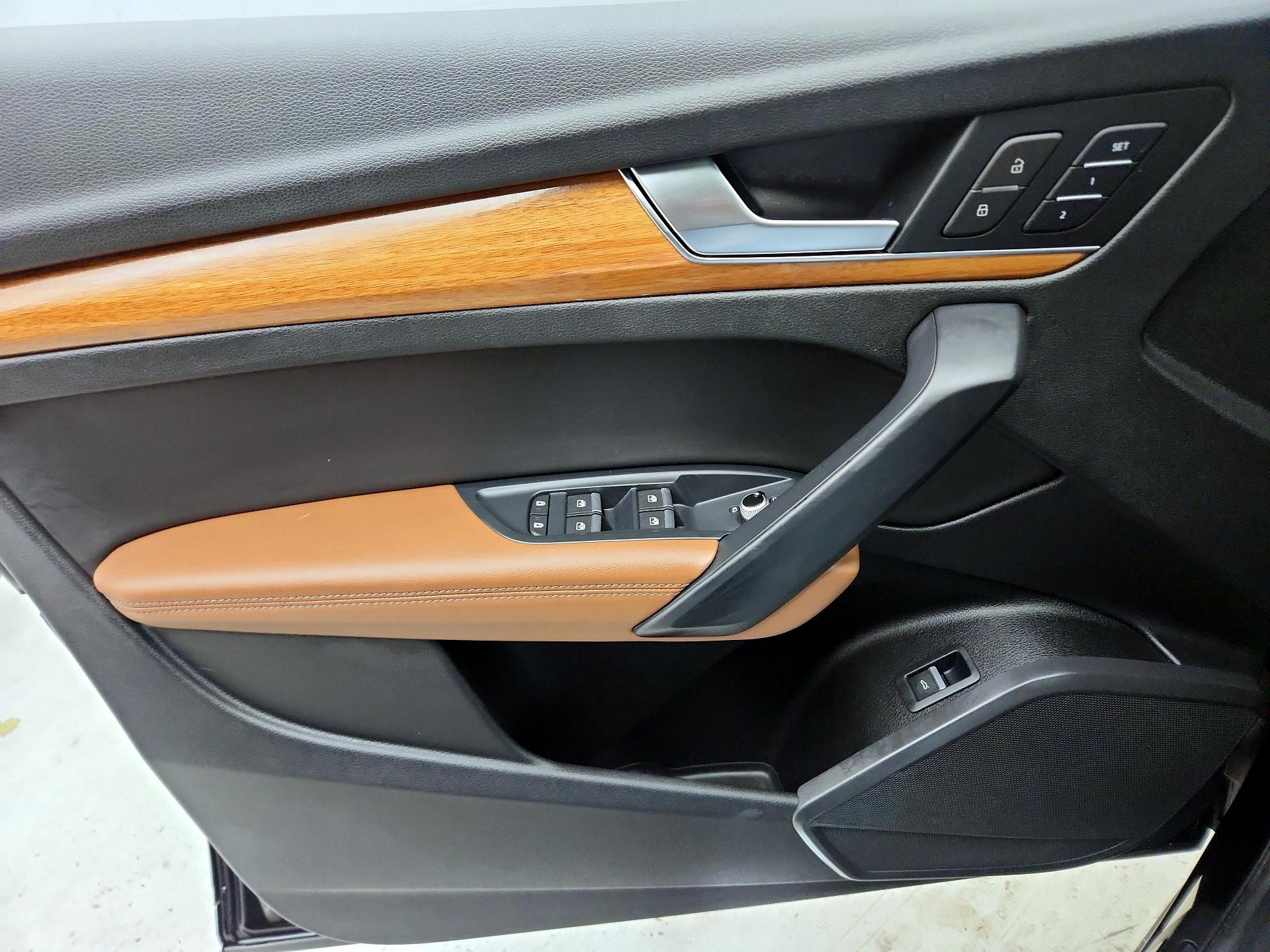 Thumbnail: 2021 Audi Q5 - 12