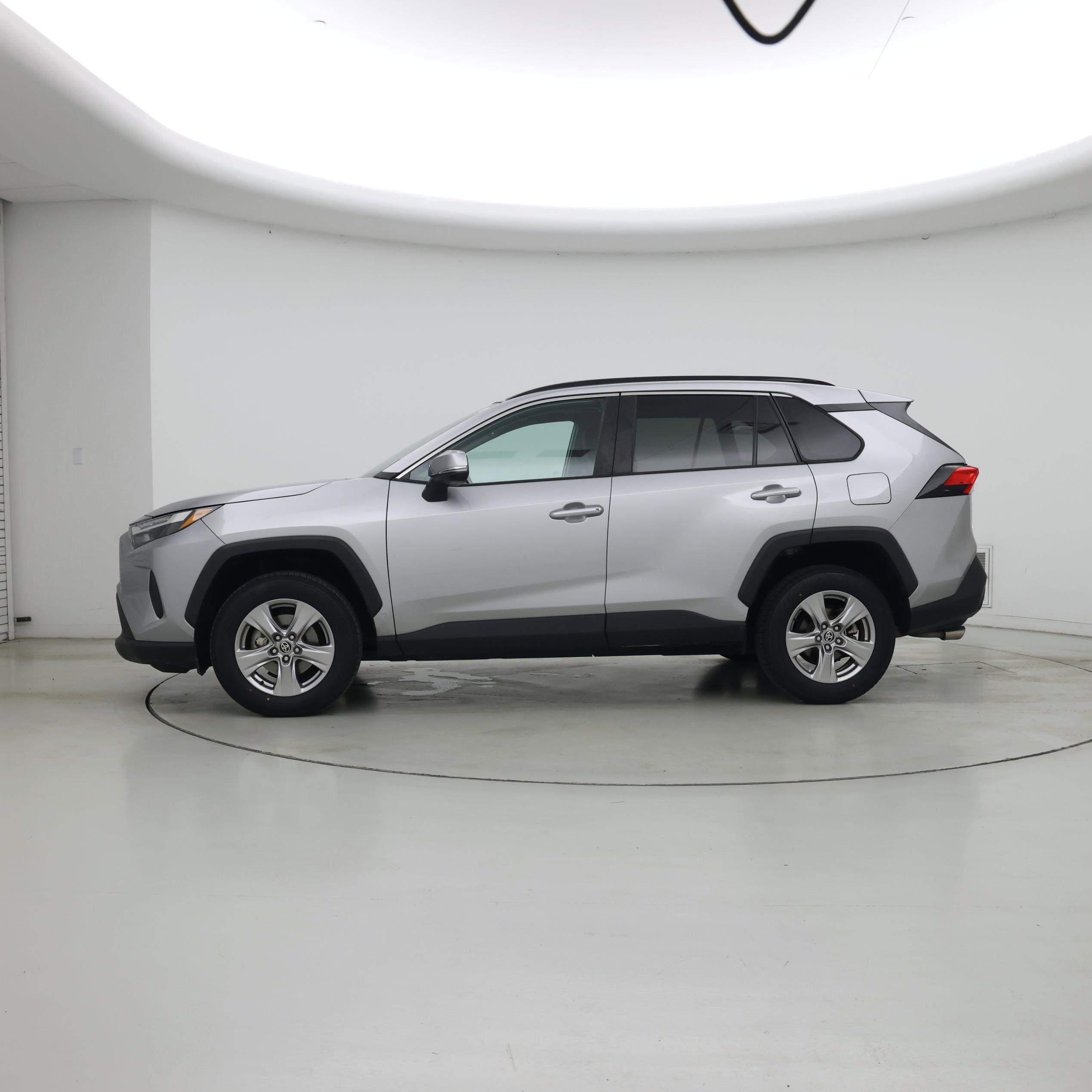 Thumbnail: 2022 Toyota RAV4 - 3