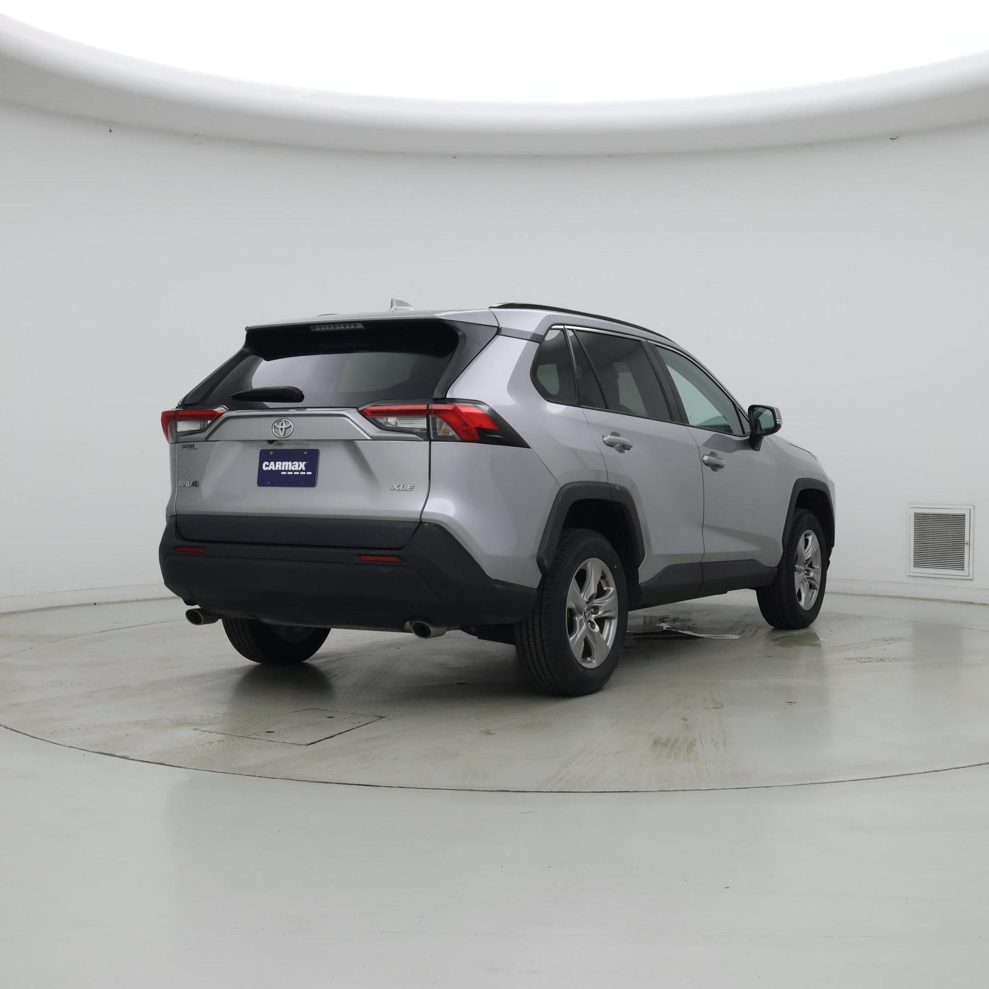 Thumbnail: 2022 Toyota RAV4 - 8