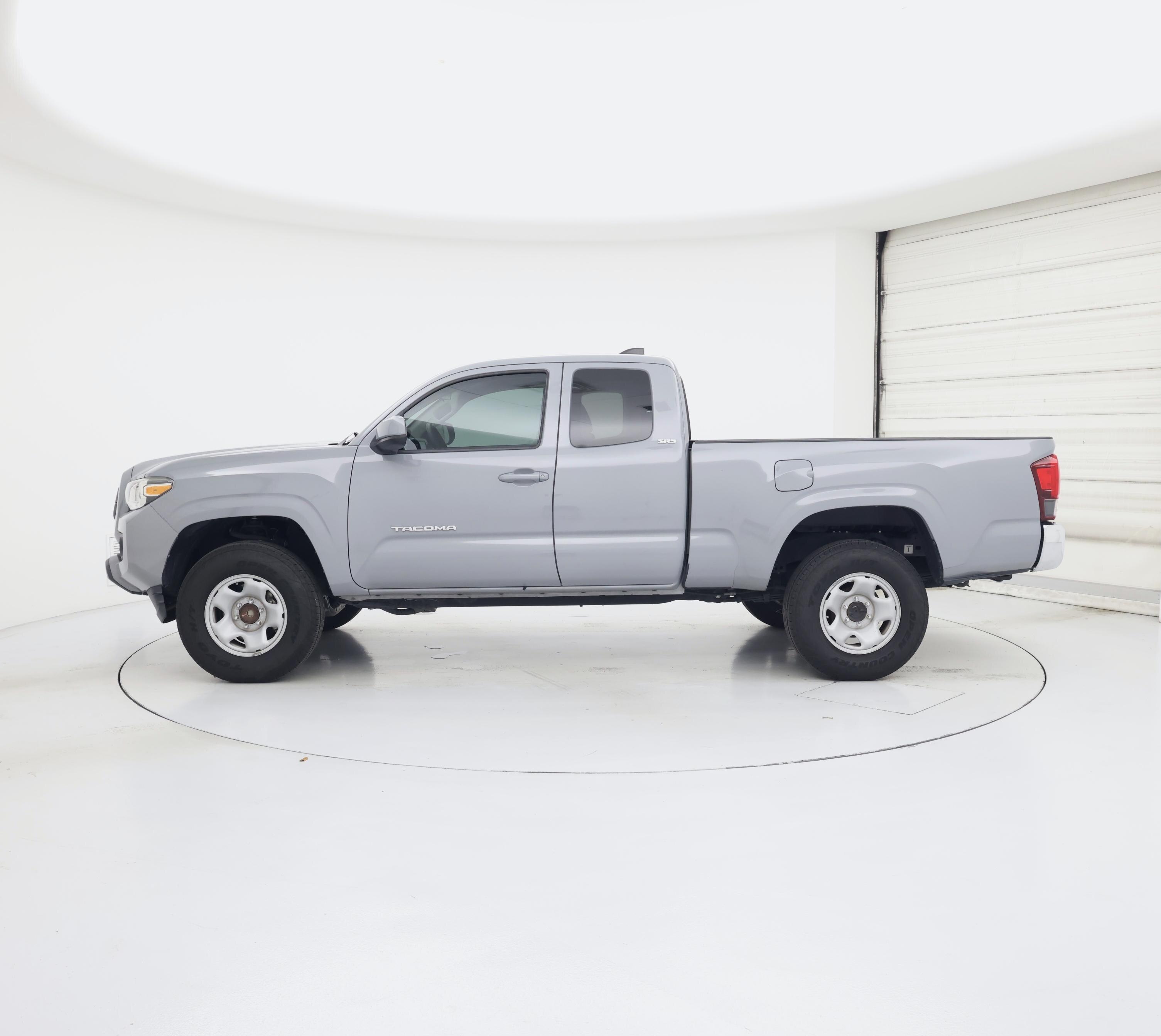 Thumbnail: 2021 Toyota Tacoma - 3