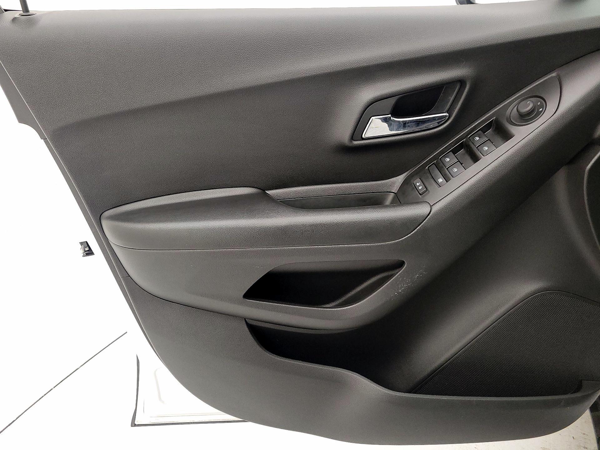 Thumbnail: 2021 Chevrolet Trax - 12