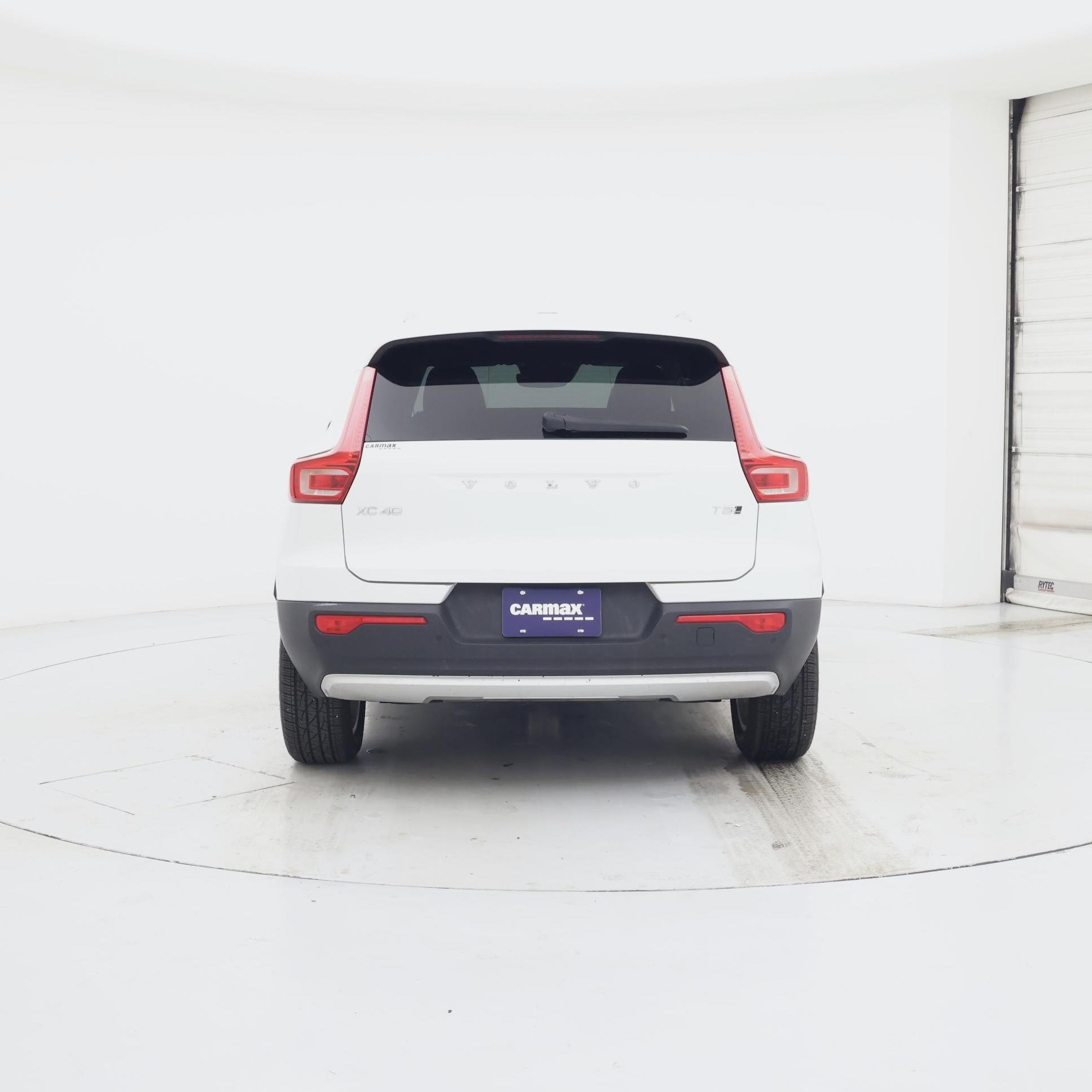 Thumbnail: 2022 Volvo XC40 - 6