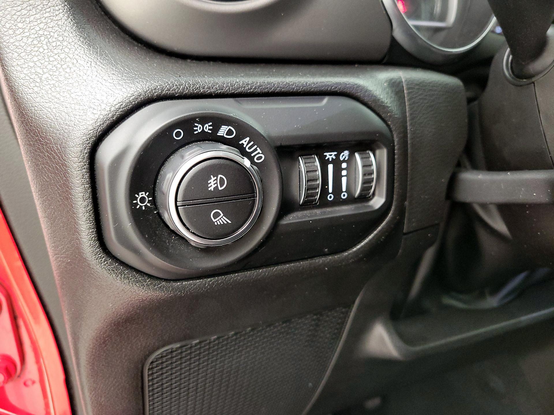 Thumbnail: 2022 Jeep Gladiator - 13