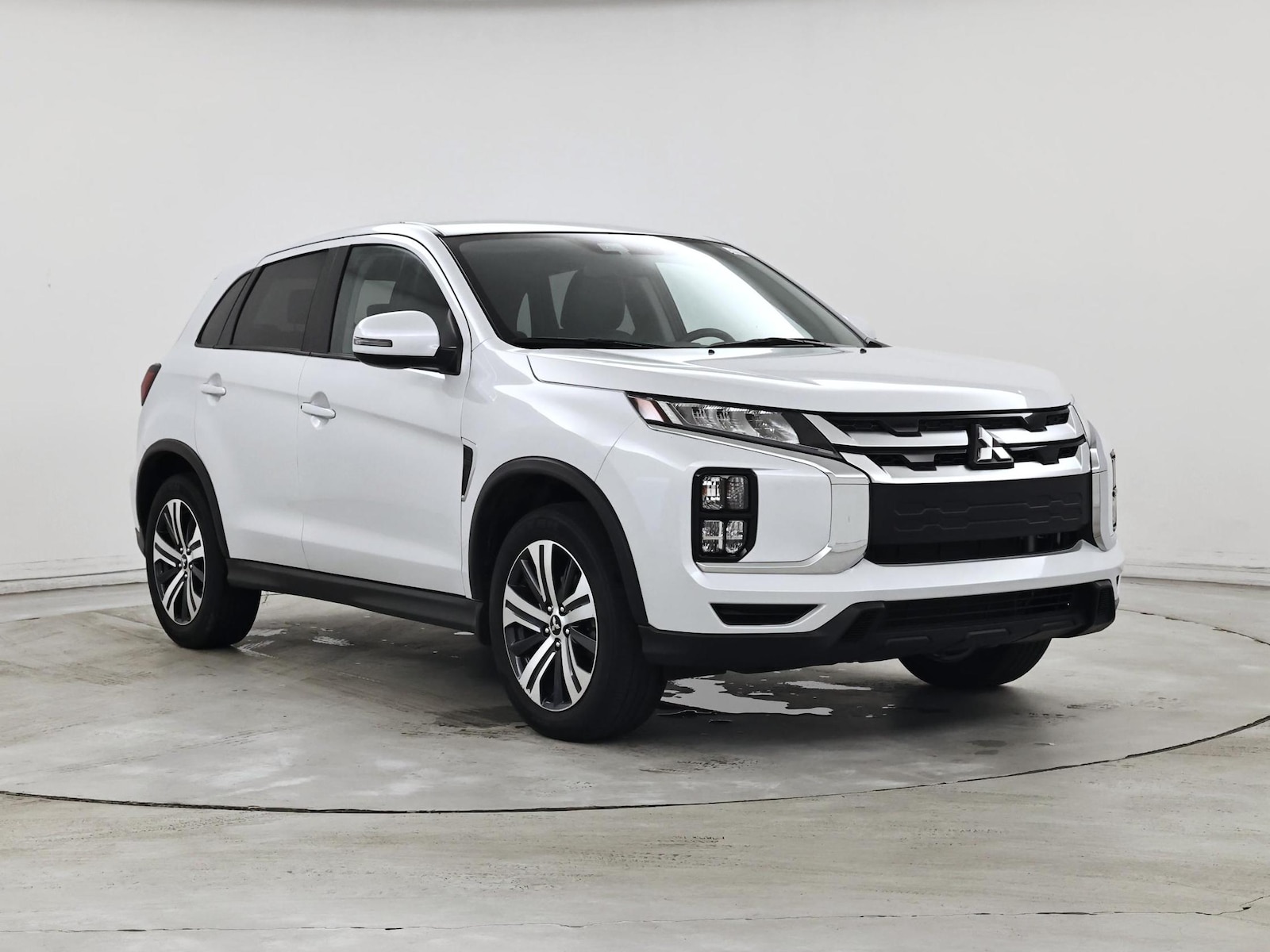 2025 Mitsubishi Outlander Sport SE - Photo 2