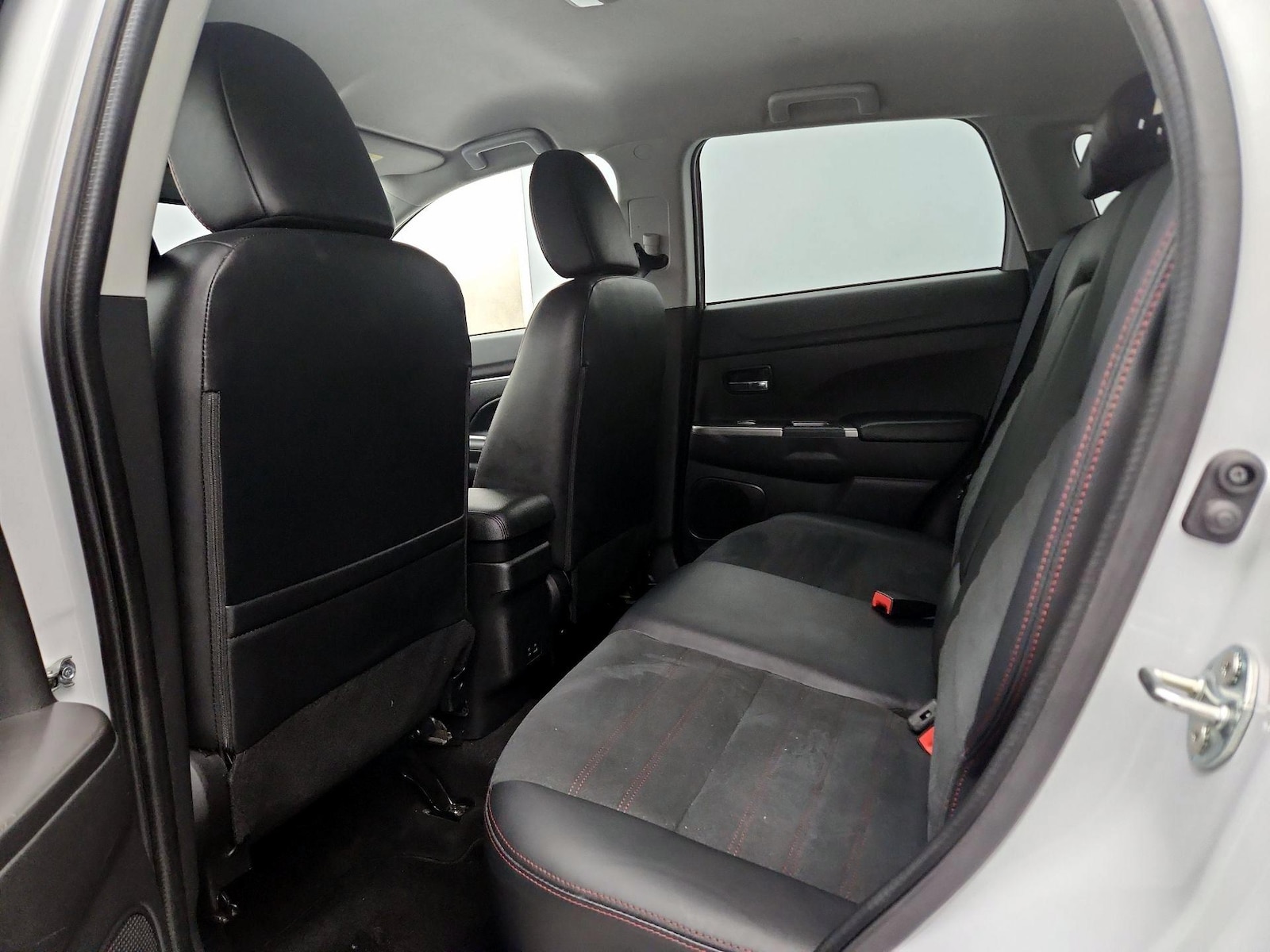 2025 Mitsubishi Outlander Sport SE - Photo 20