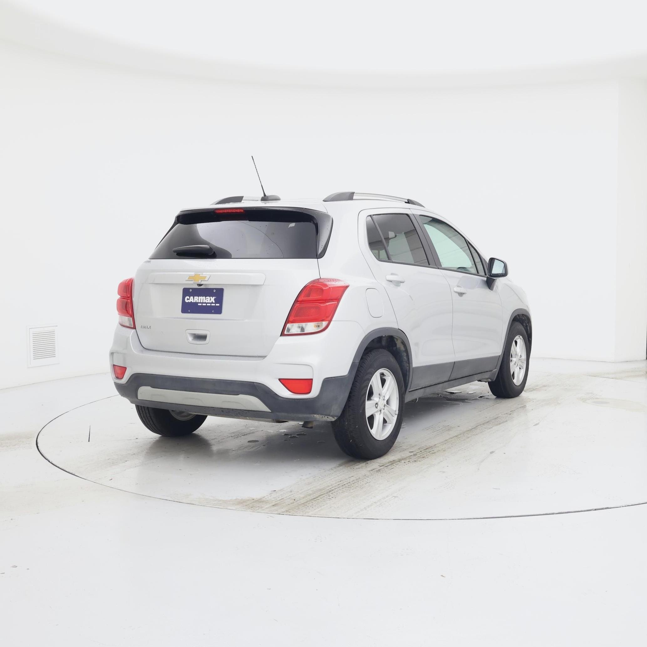 Thumbnail: 2022 Chevrolet Trax - 8