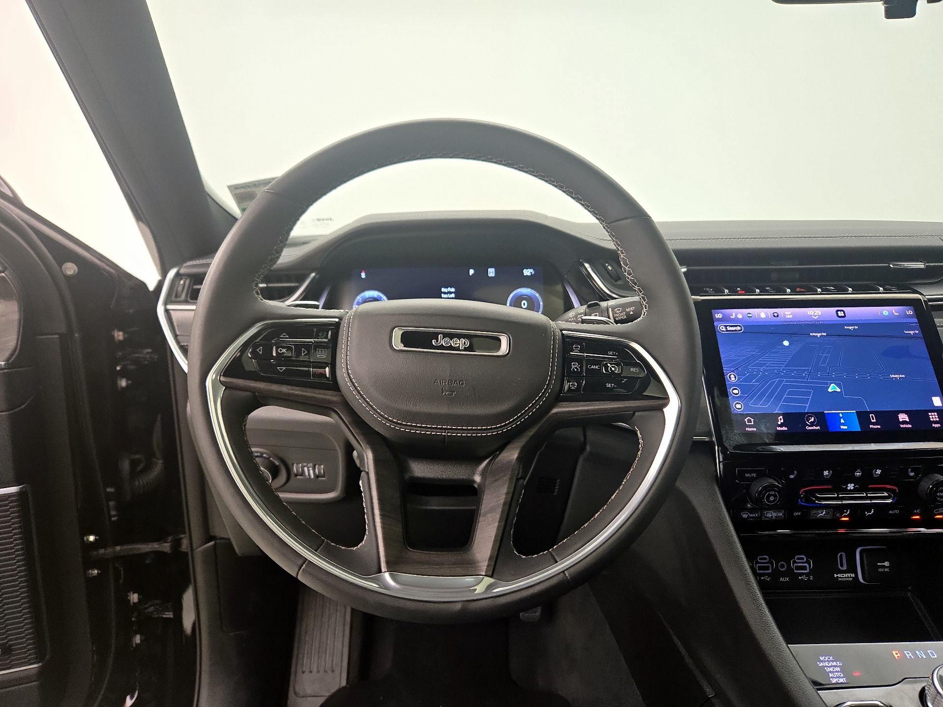 Thumbnail: 2023 Jeep Grand Cherokee - 10