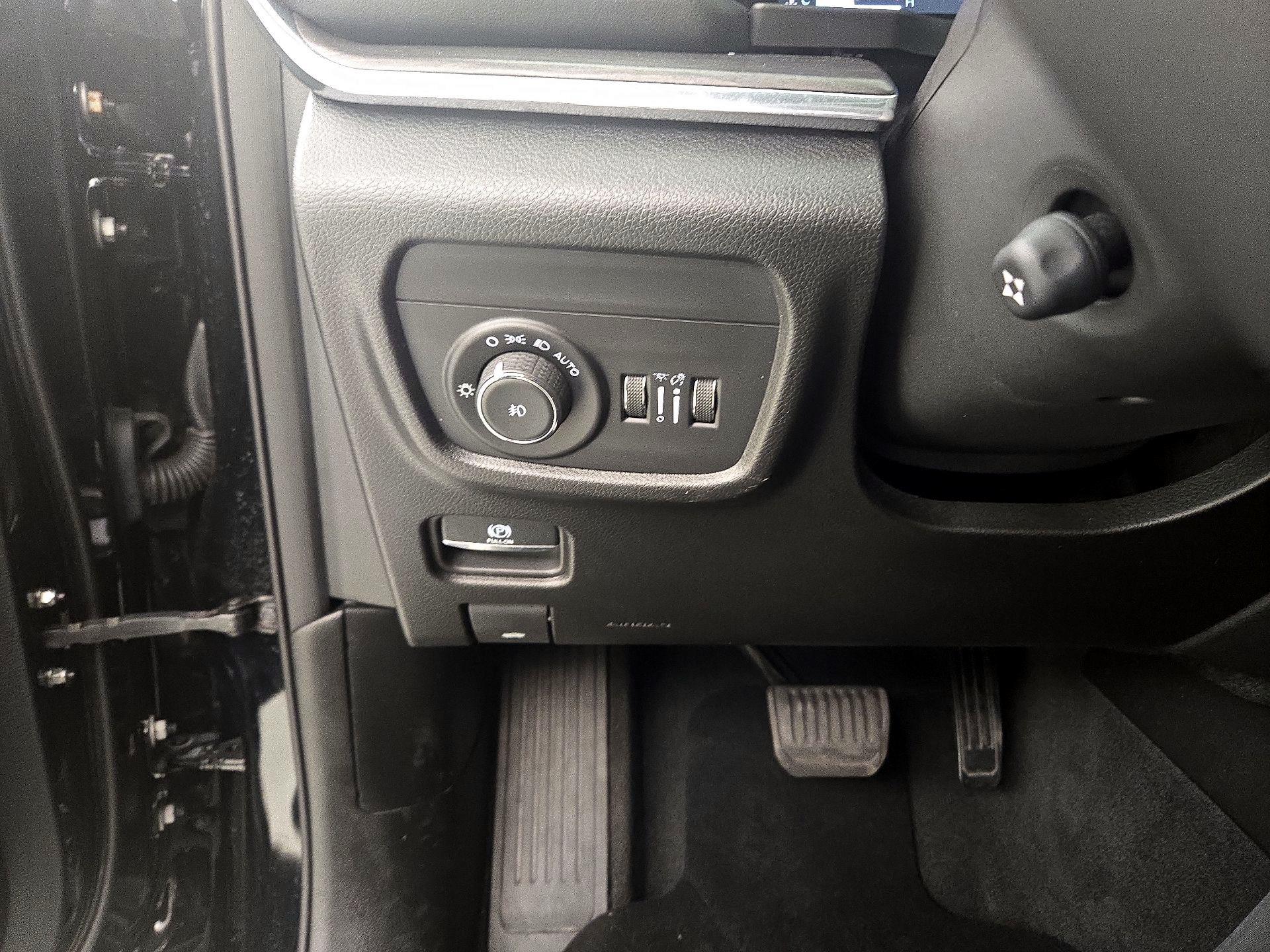 Thumbnail: 2023 Jeep Grand Cherokee - 13