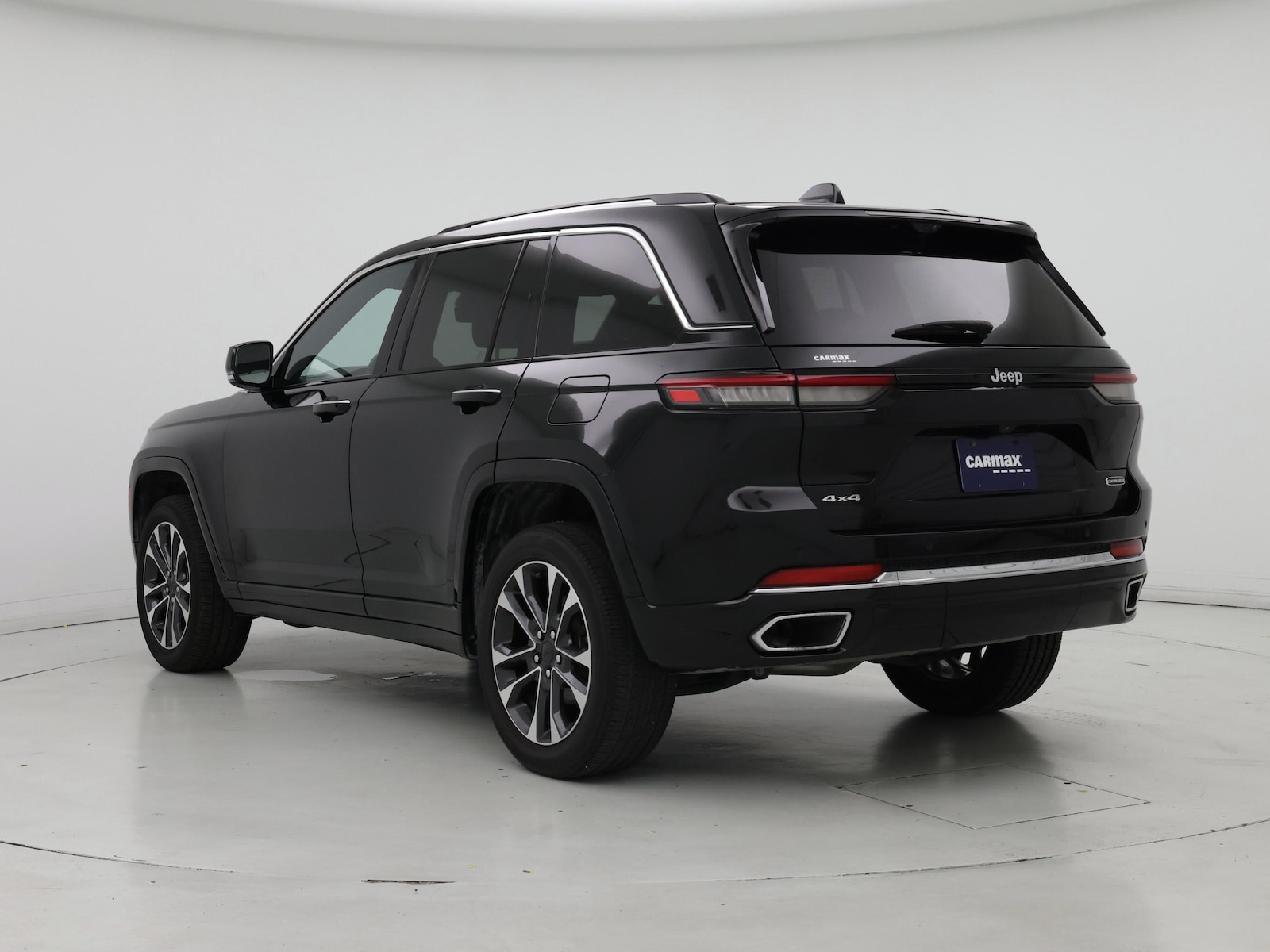 2023 Jeep Grand Cherokee Overland - Photo 3