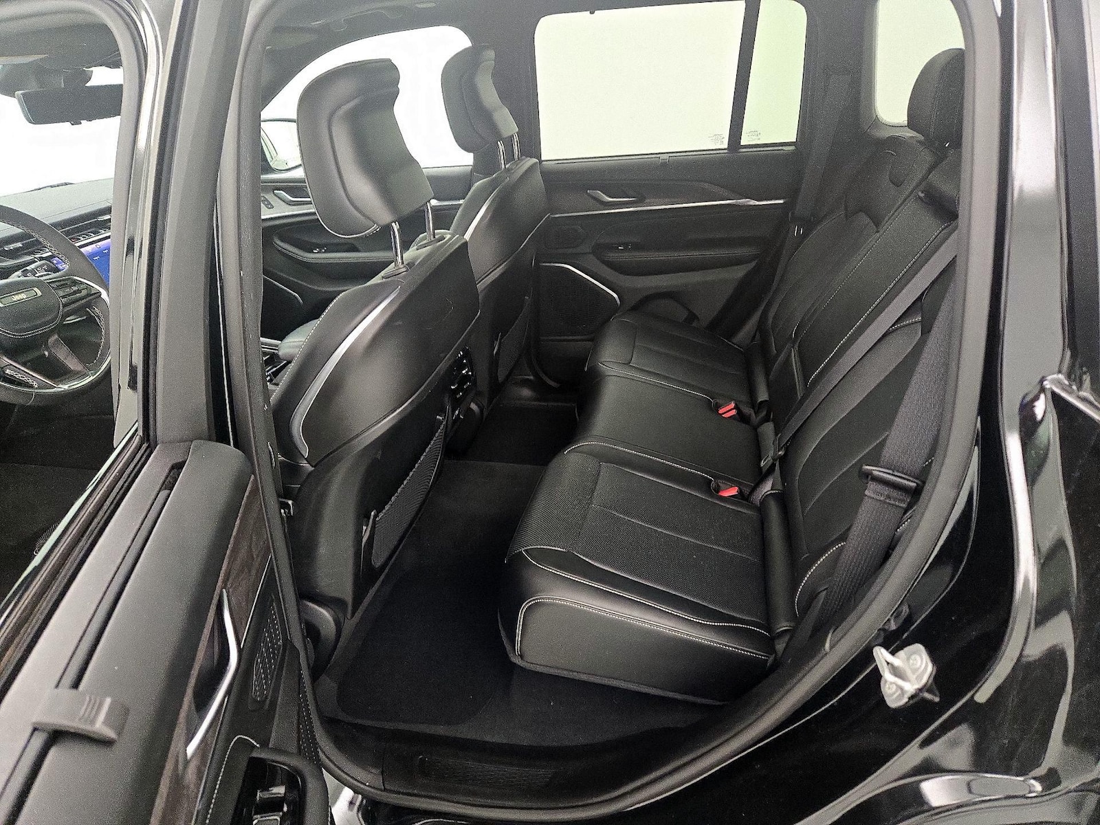 2023 Jeep Grand Cherokee Overland - Photo 22