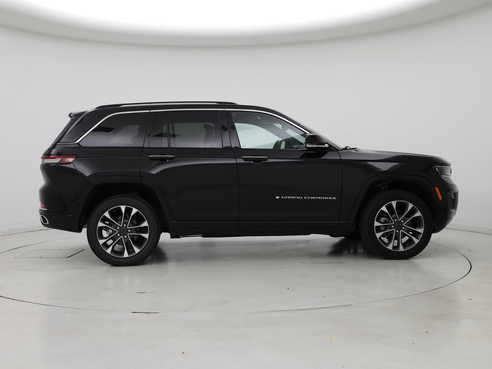 2023 Jeep Grand Cherokee Overland - Photo 8