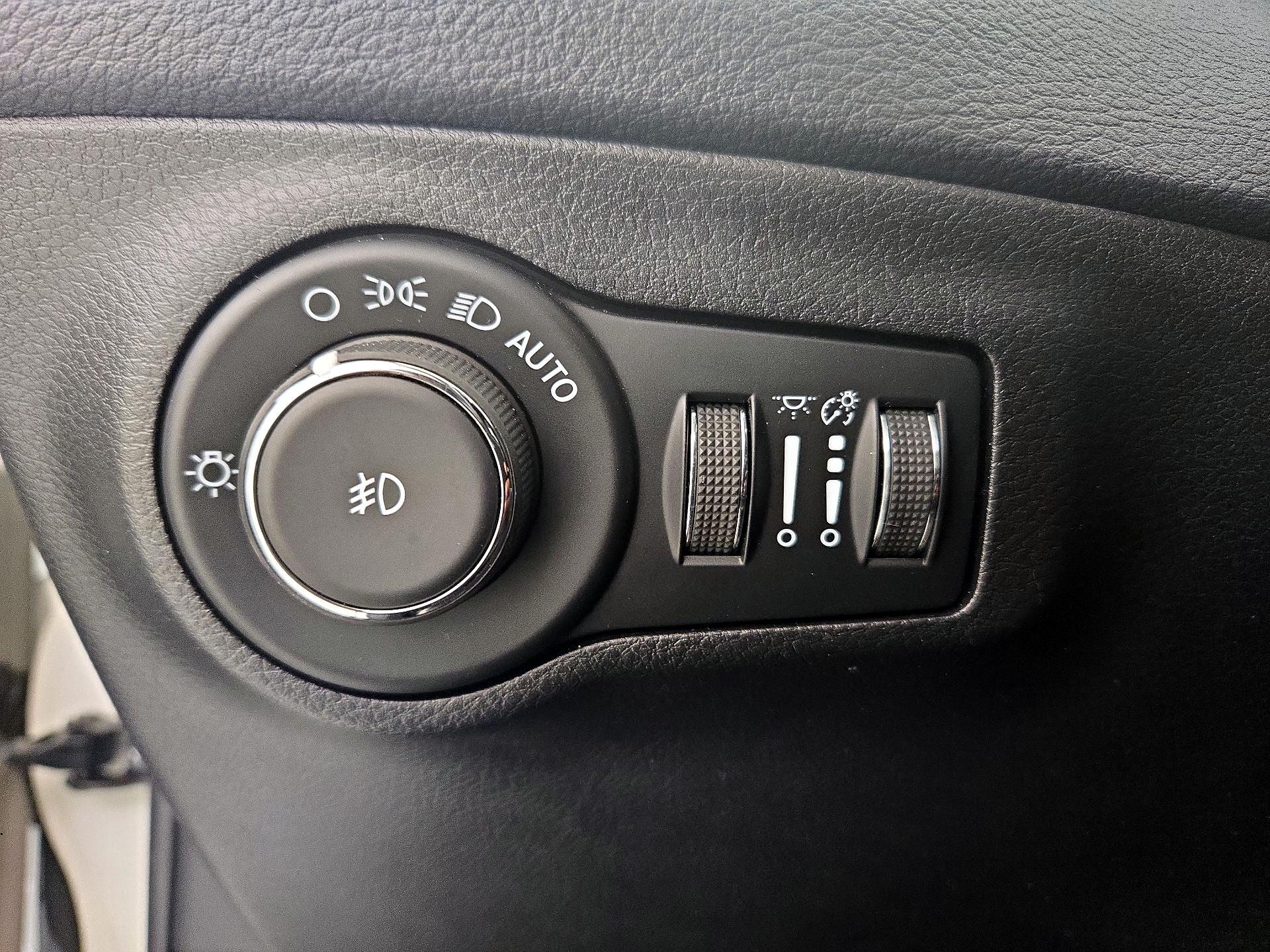 Thumbnail: 2021 Jeep Compass - 13