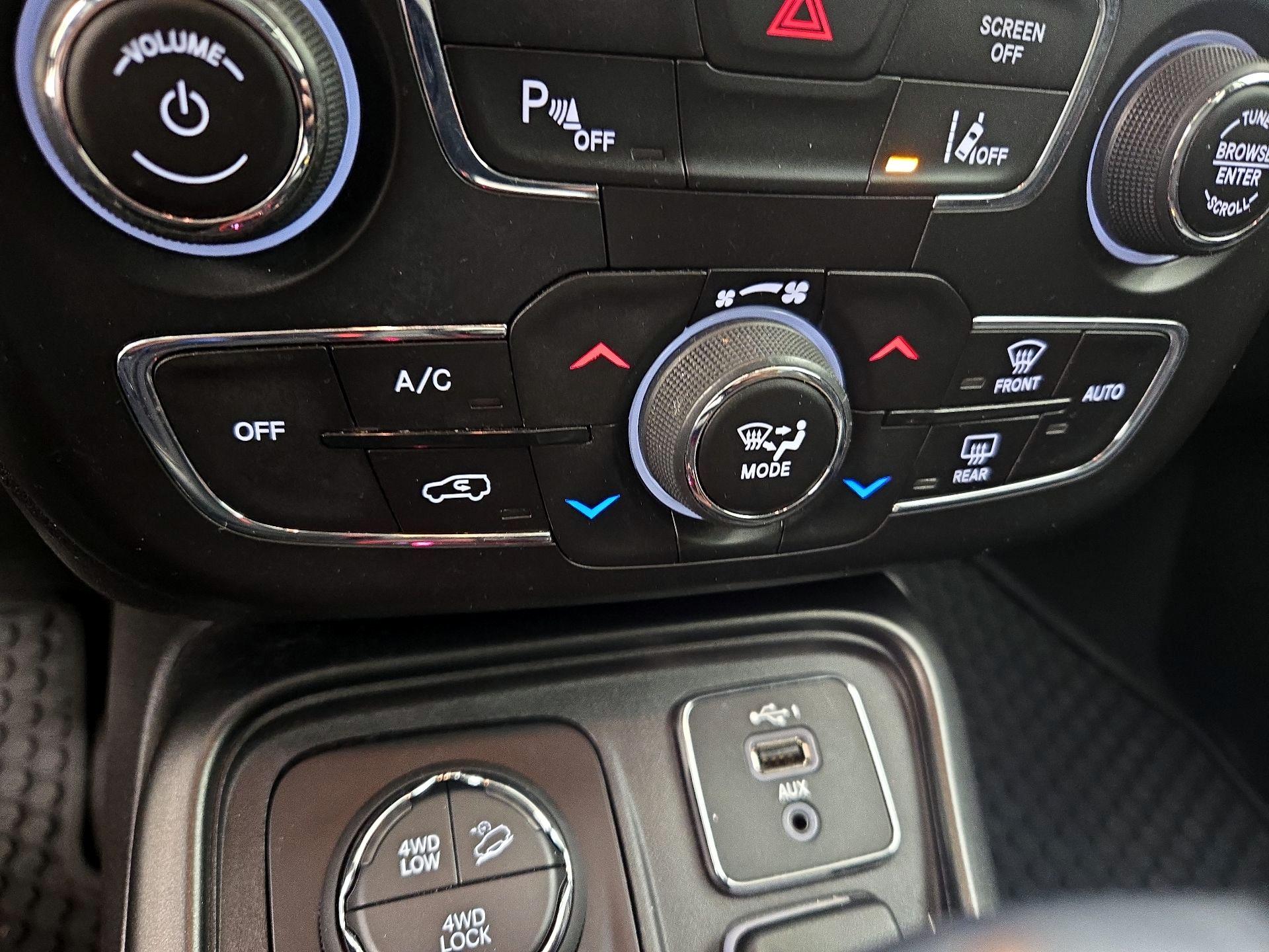 Thumbnail: 2021 Jeep Compass - 16