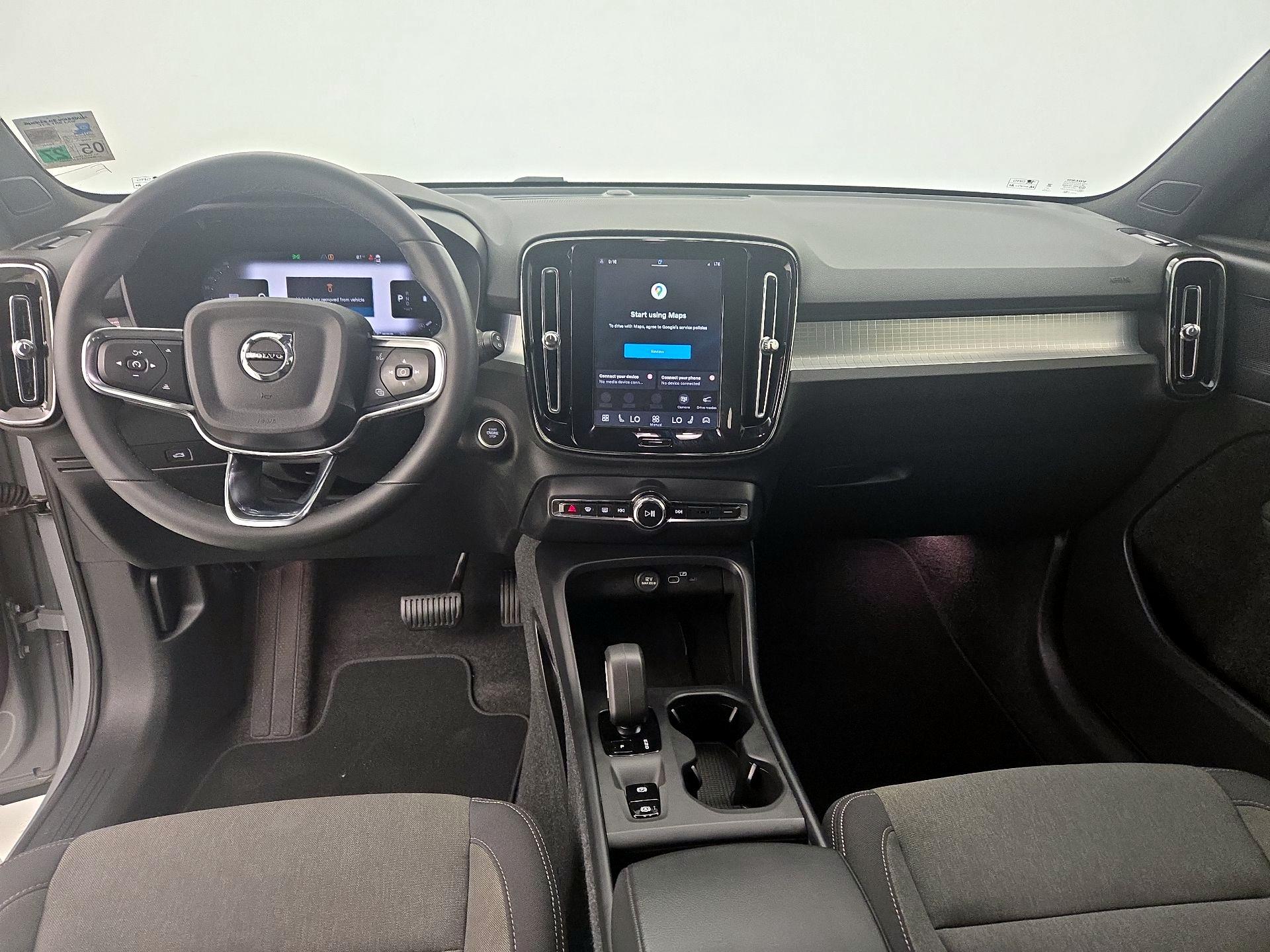 Thumbnail: 2024 Volvo XC40 - 9
