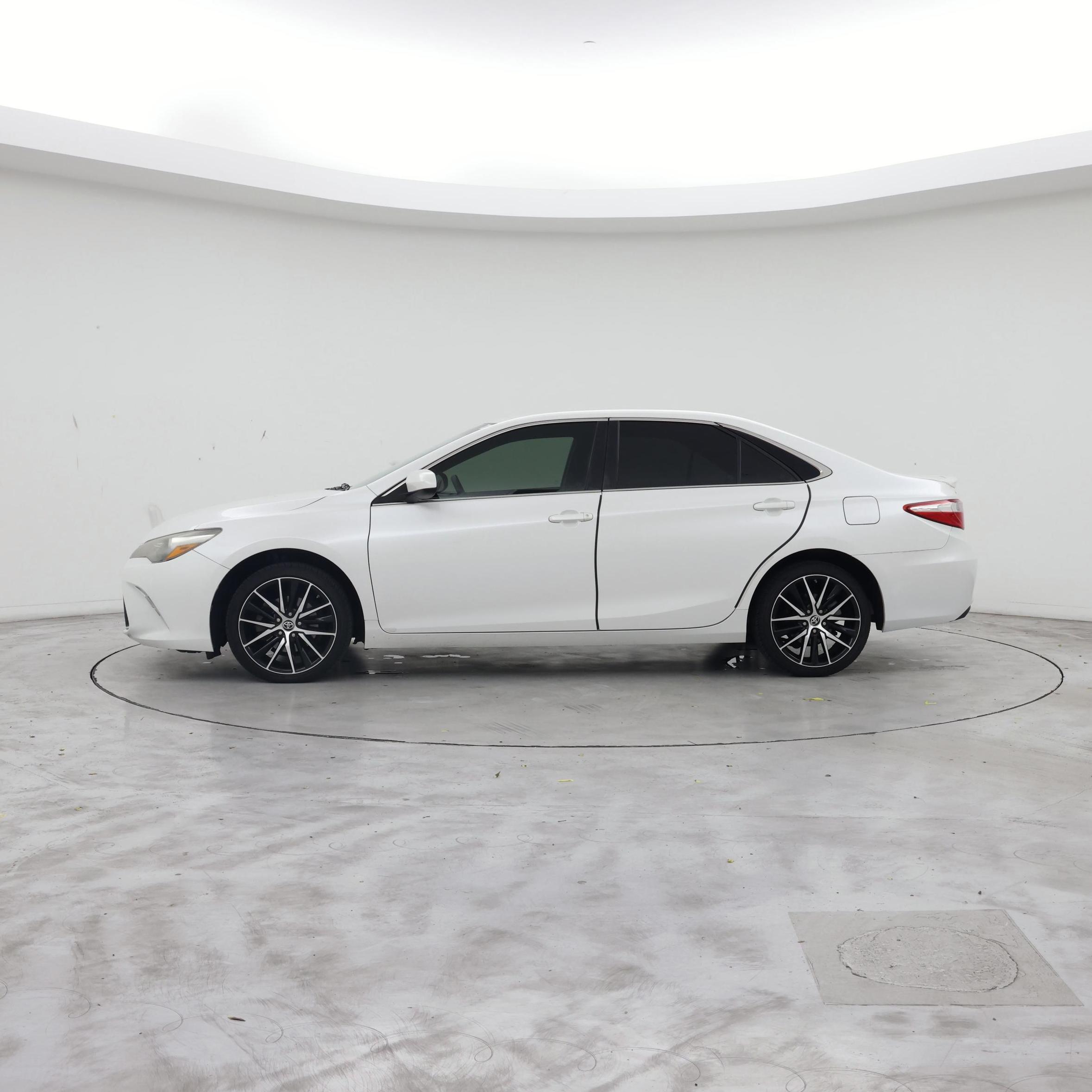 Thumbnail: 2017 Toyota Camry - 3