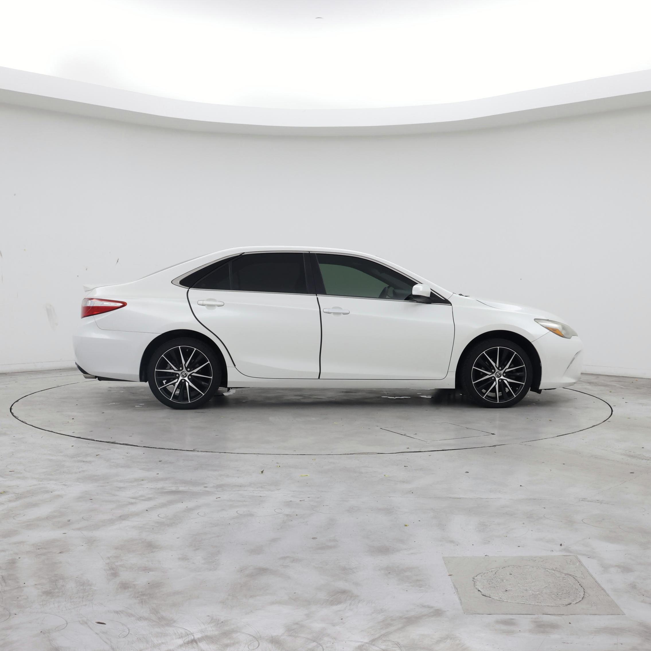 Thumbnail: 2017 Toyota Camry - 7