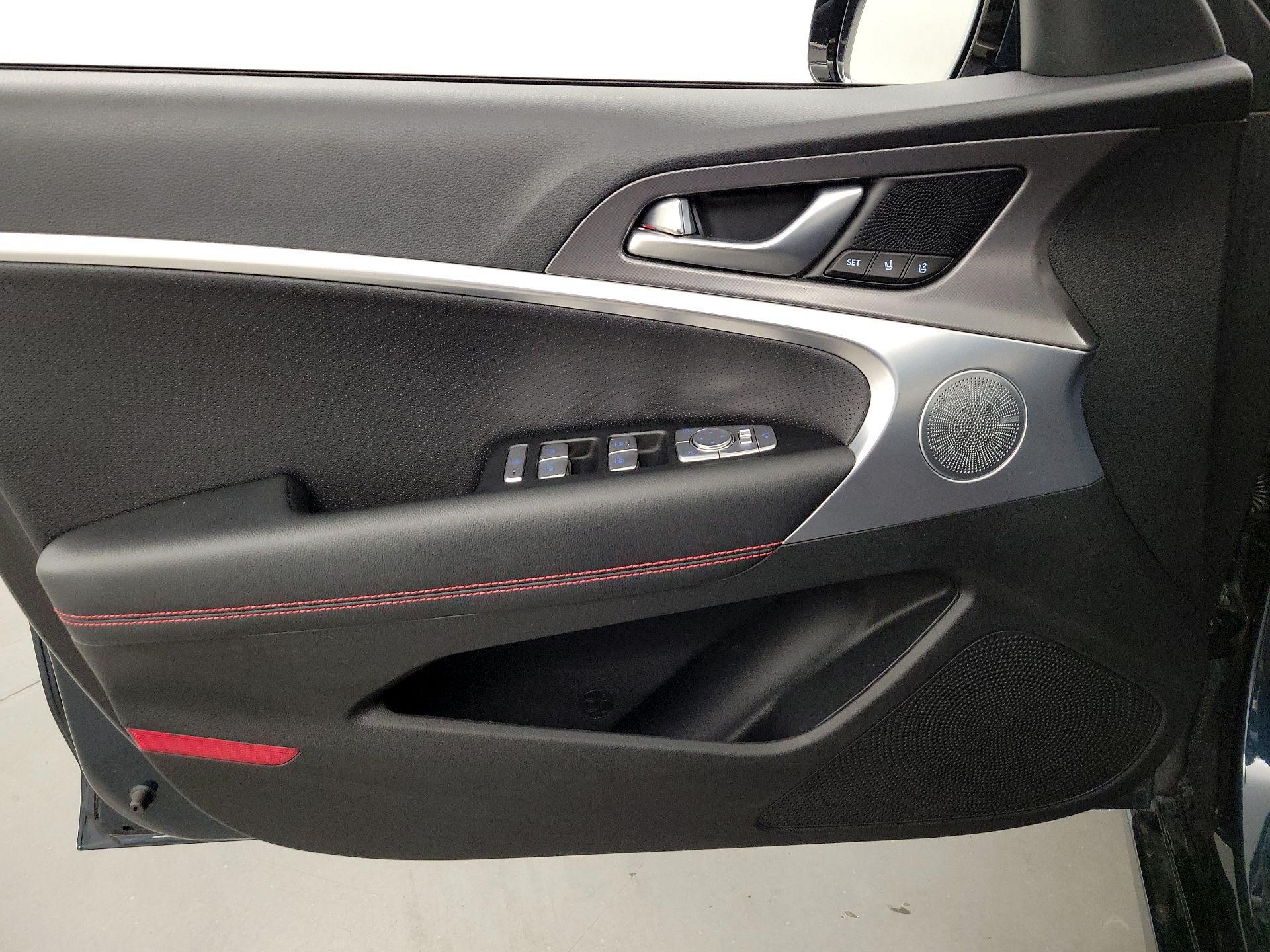 Thumbnail: 2025 Genesis G70 - 12