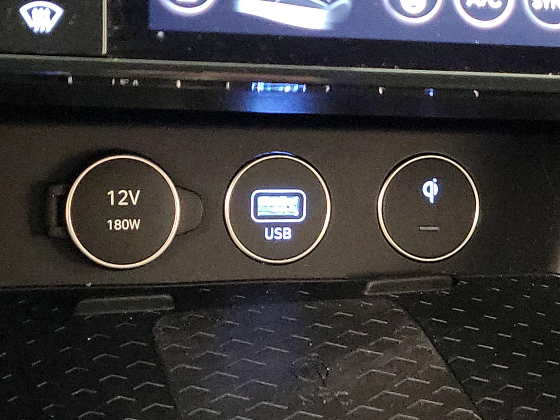 Thumbnail: 2025 Genesis G70 - 19