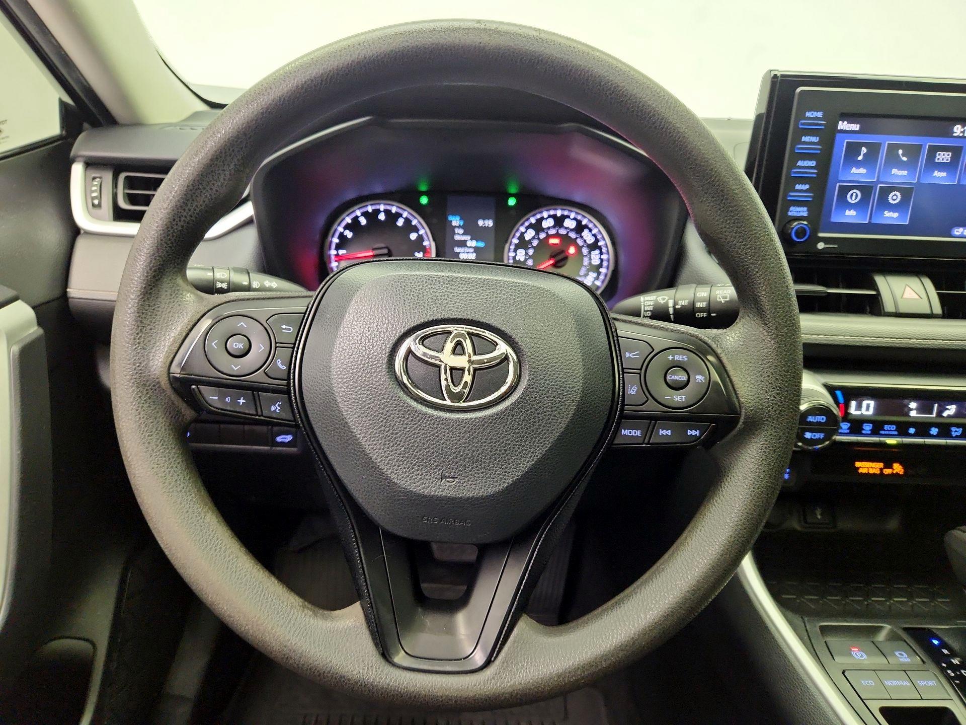Thumbnail: 2021 Toyota RAV4 - 10