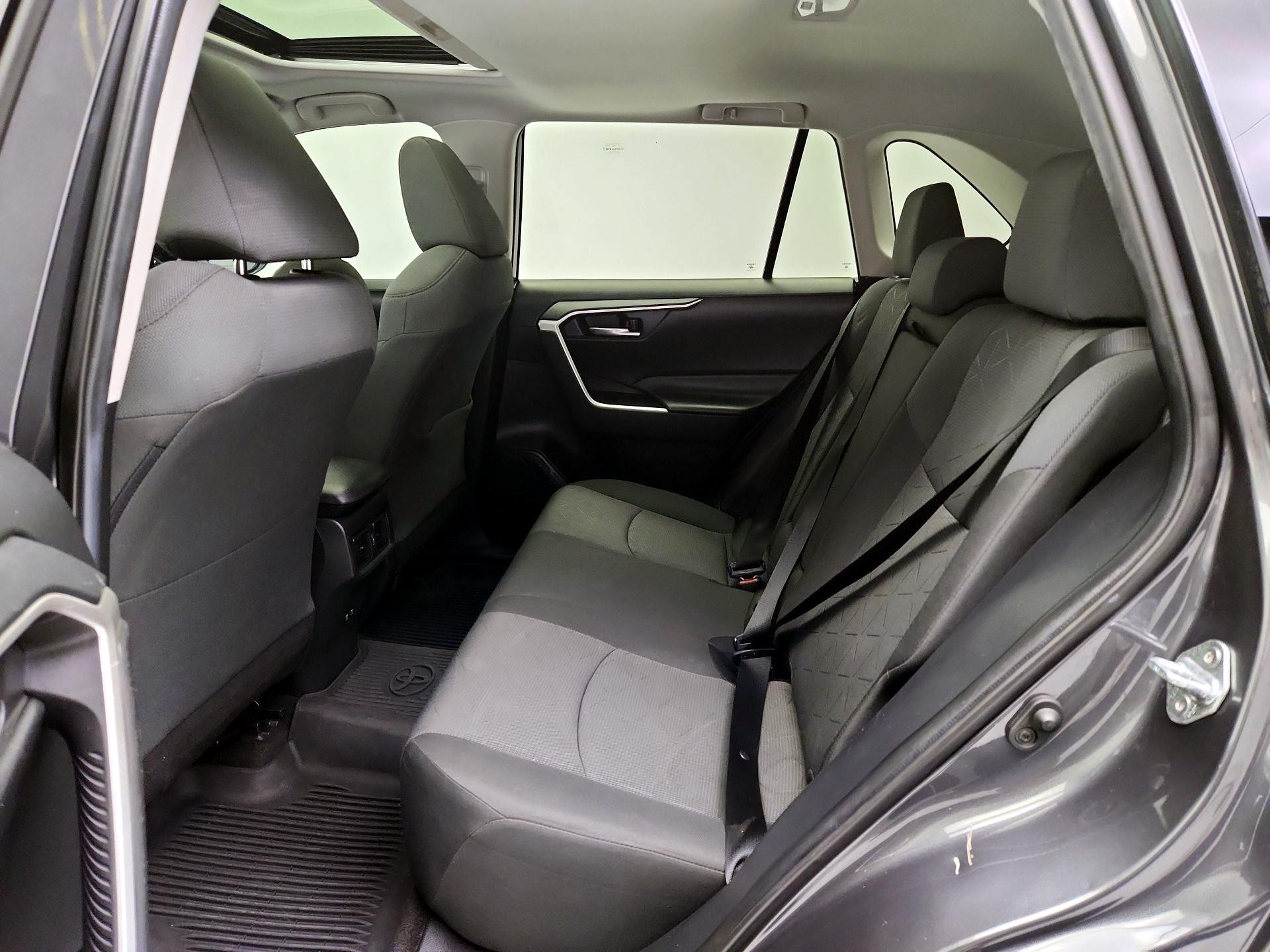 Thumbnail: 2021 Toyota RAV4 - 20