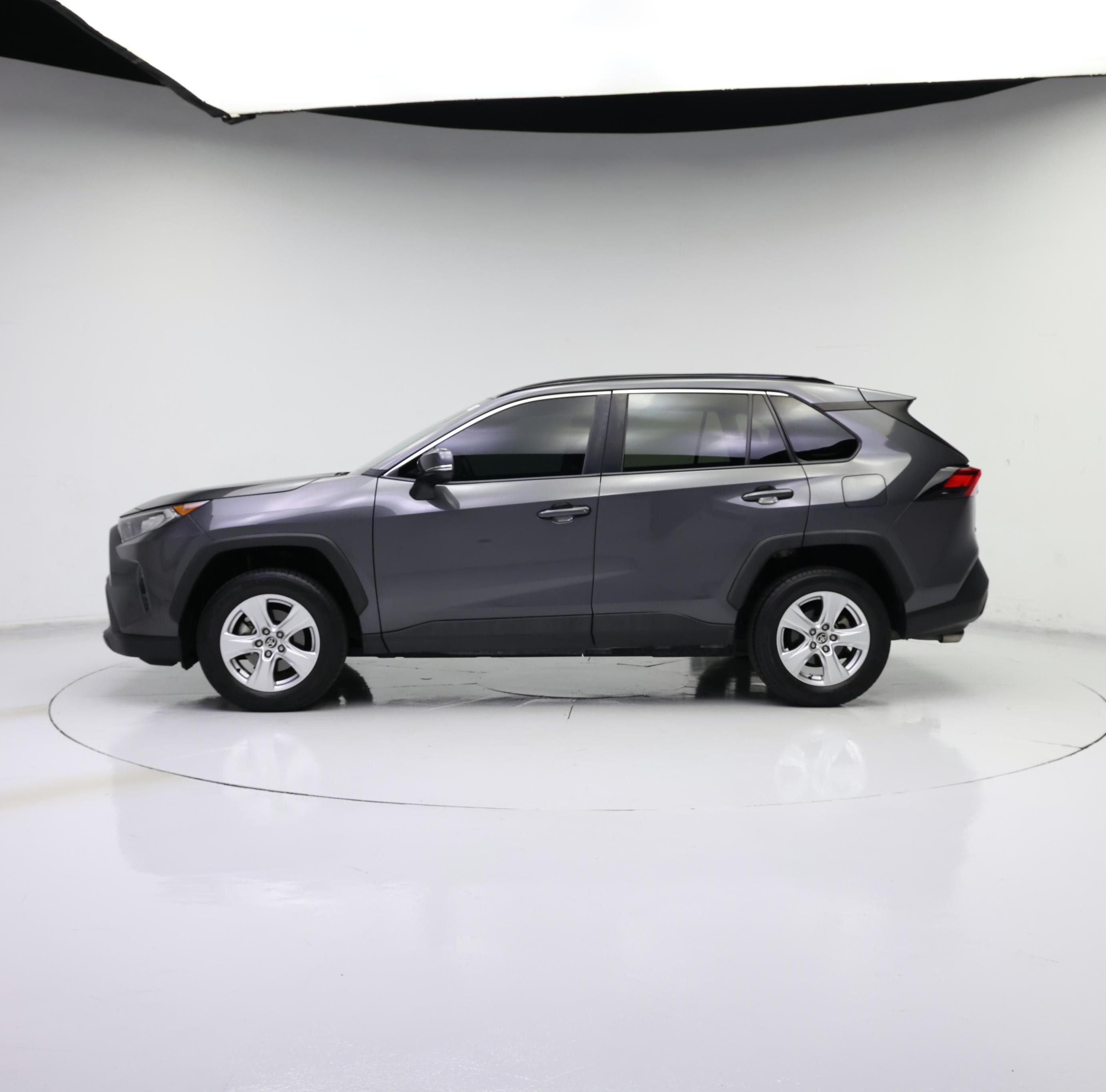 Thumbnail: 2021 Toyota RAV4 - 3
