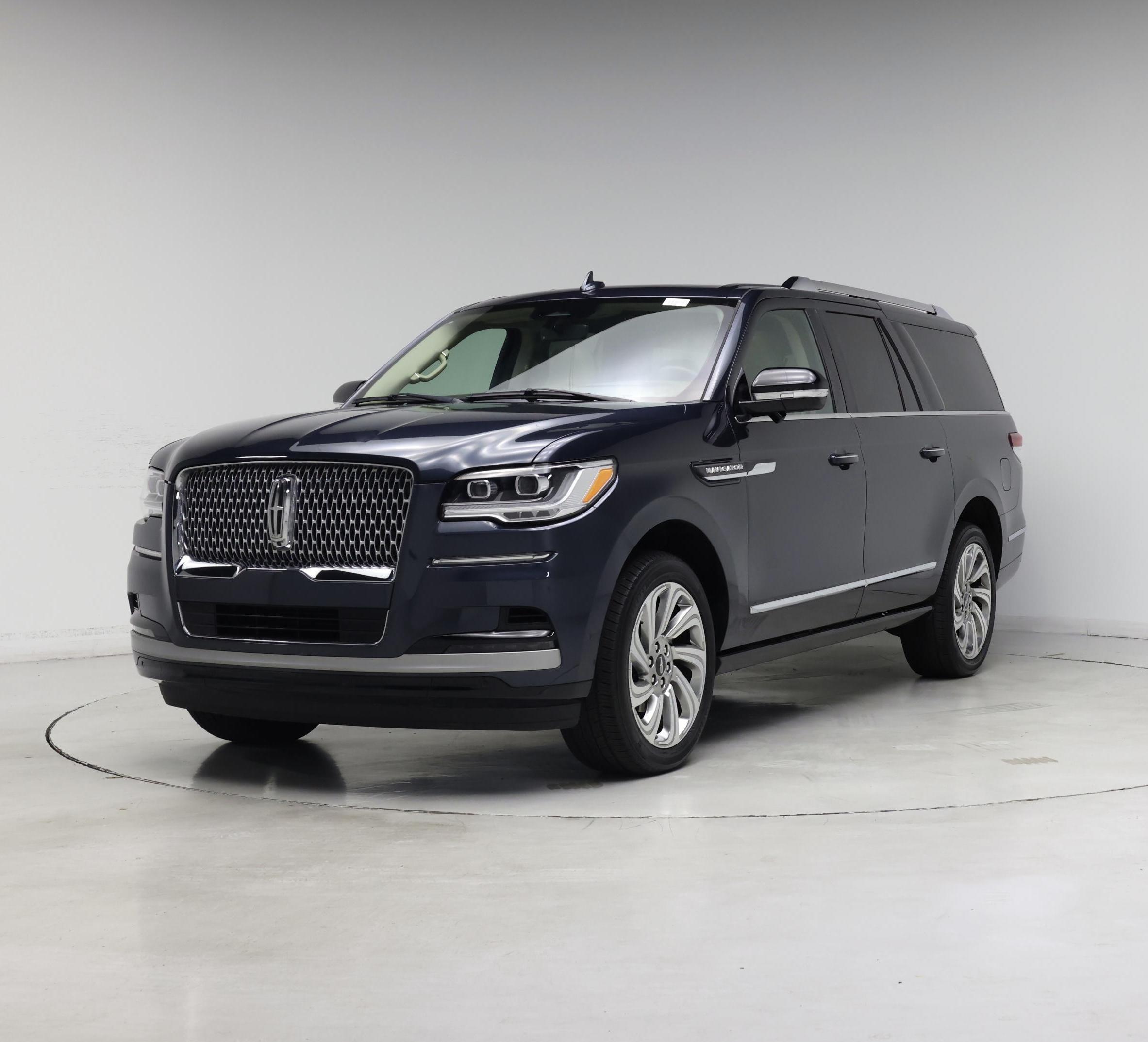 Thumbnail: 2024 Lincoln Navigator L - 4